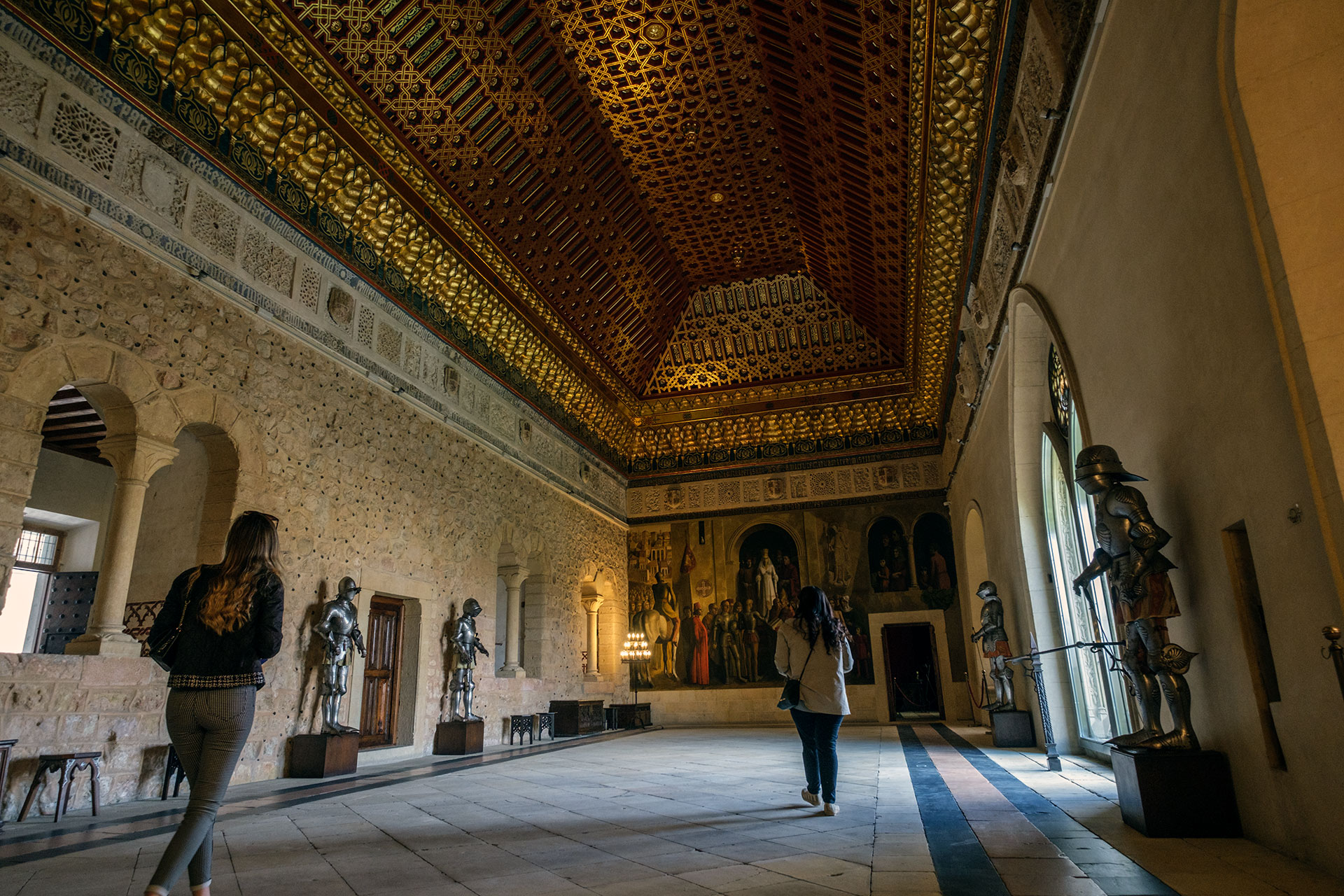 El patronato rector de la fortaleza ha devuelto los cuadros en depósito desde hace 70 años./ KAMARERO