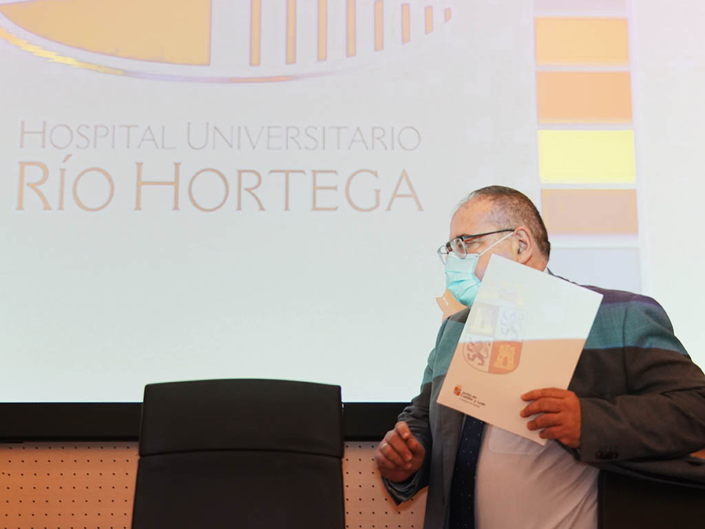 El consejero de Sanidad, Alejandro Vázquez Ramos, asiste a la inauguración de la jornada 'Enfermería: una voz para liderar'. / ICAL - RUBÉN CACHO