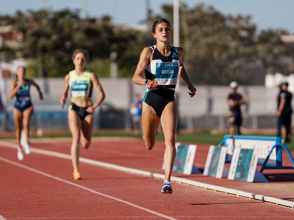 La atleta Águeda Muñoz, primera en el Meeting 'Toni Bonet' de Ibiza. / @MeetingIbizaTB