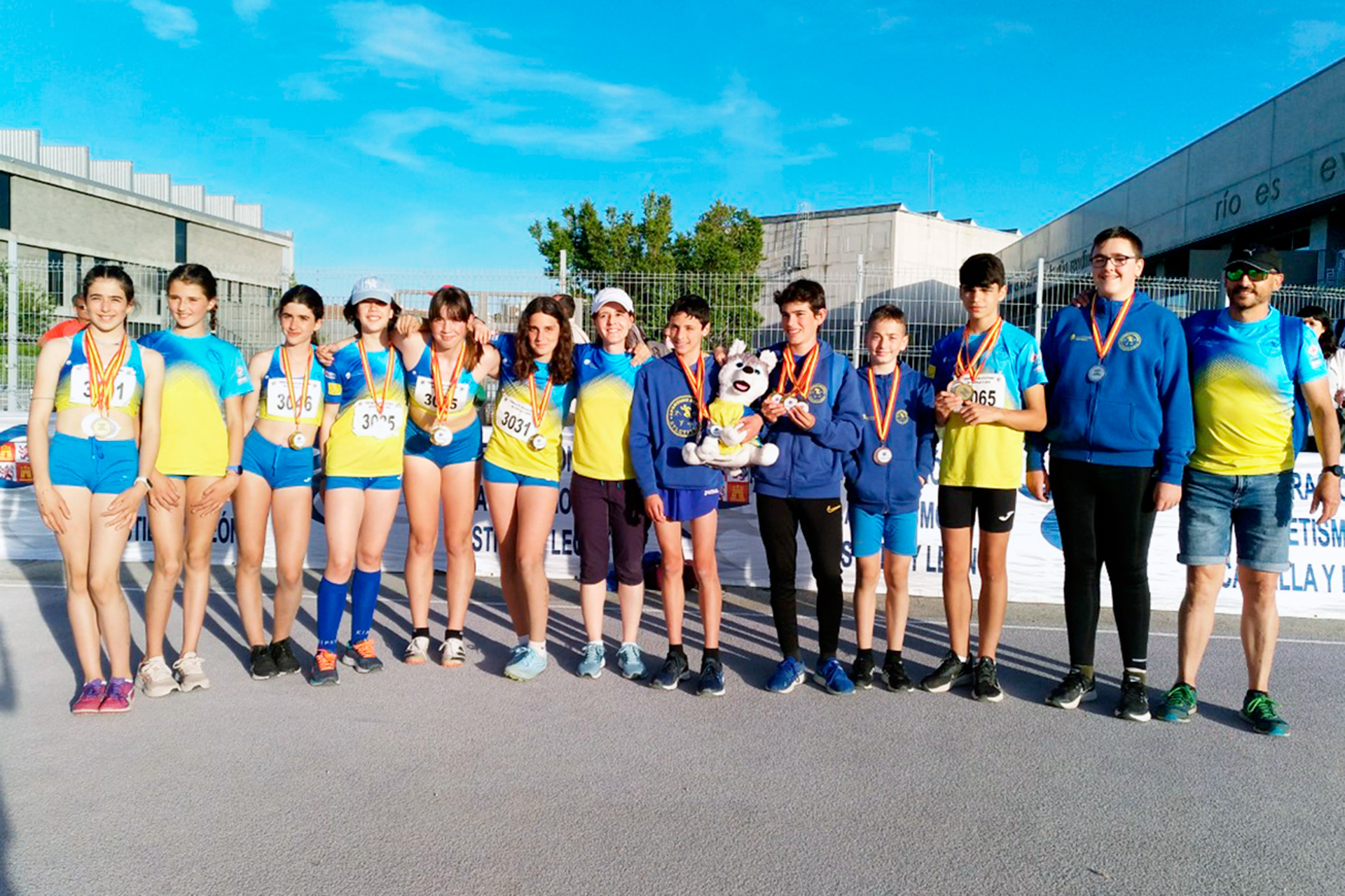 Integrantes del Sporting Segovia que lograron un gran resultado en el Autonómico sub-14. / SP. SEGOVIA