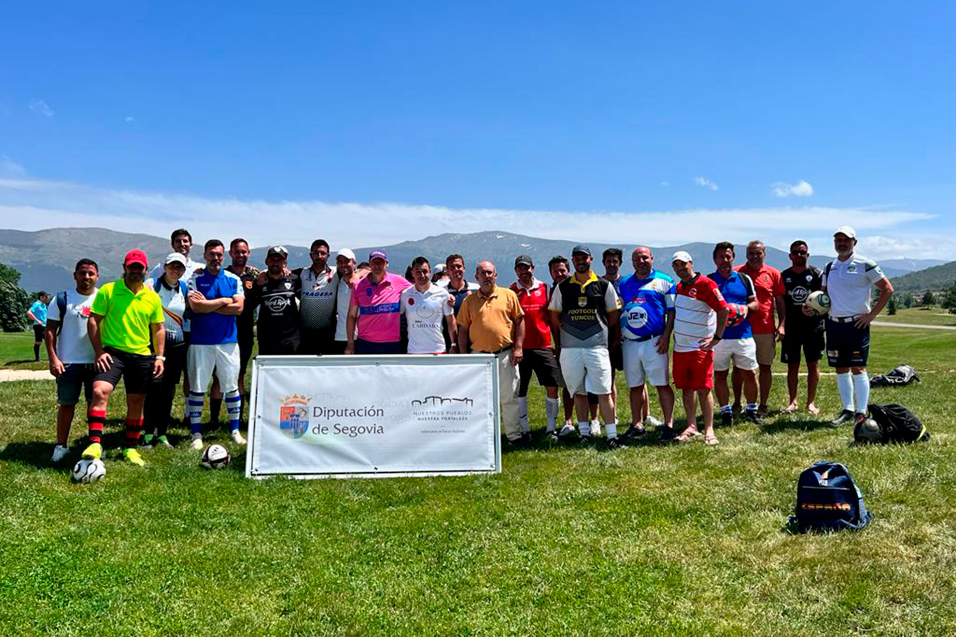 Un grupo de jugadores, tras la disputa de una de las etapas del Campeonato de España./ LA FAISANERA