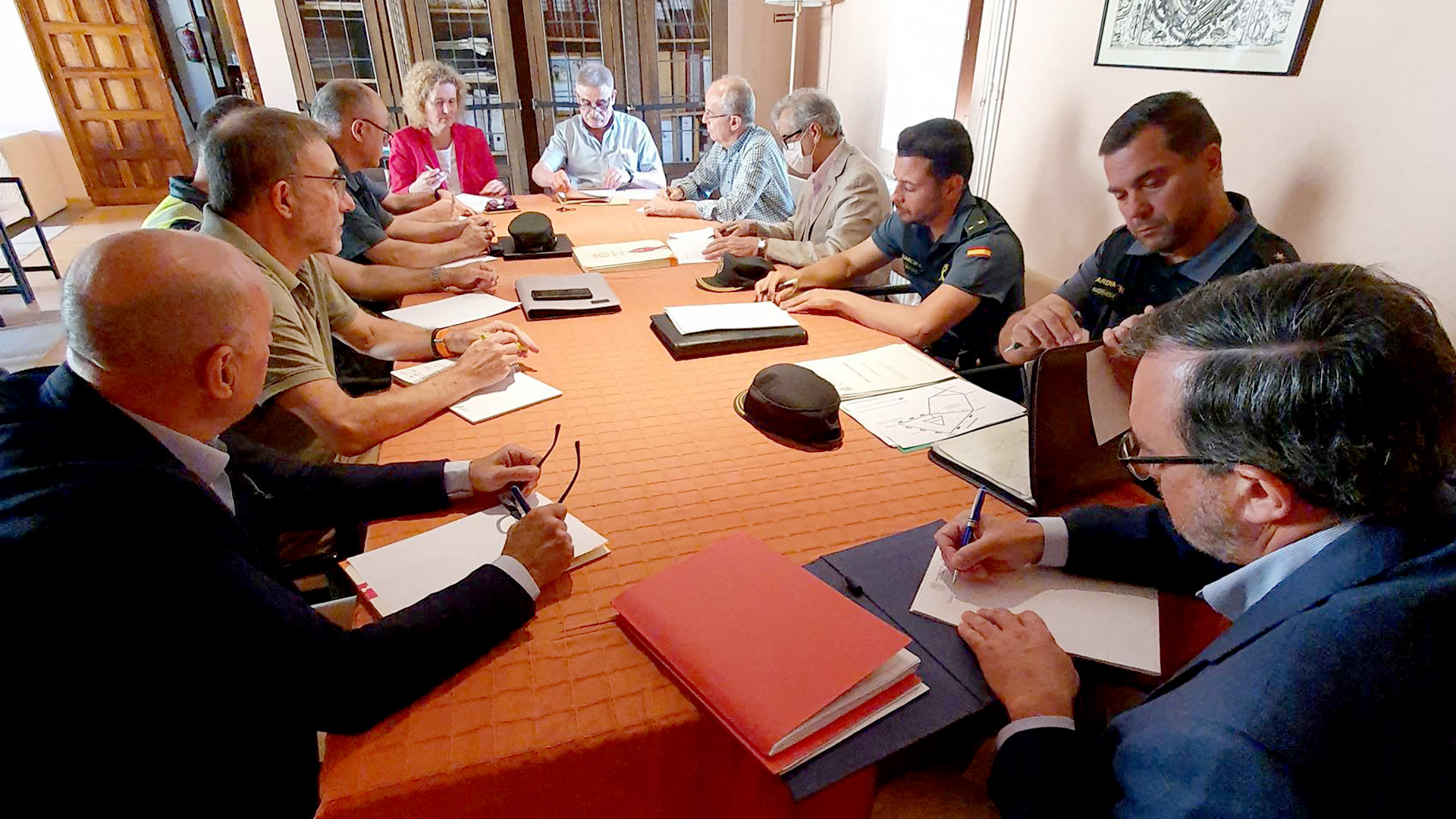 Un momento de la reunión de seguridad celebrada en el Ayuntamiento de Pedraza. /E.A.