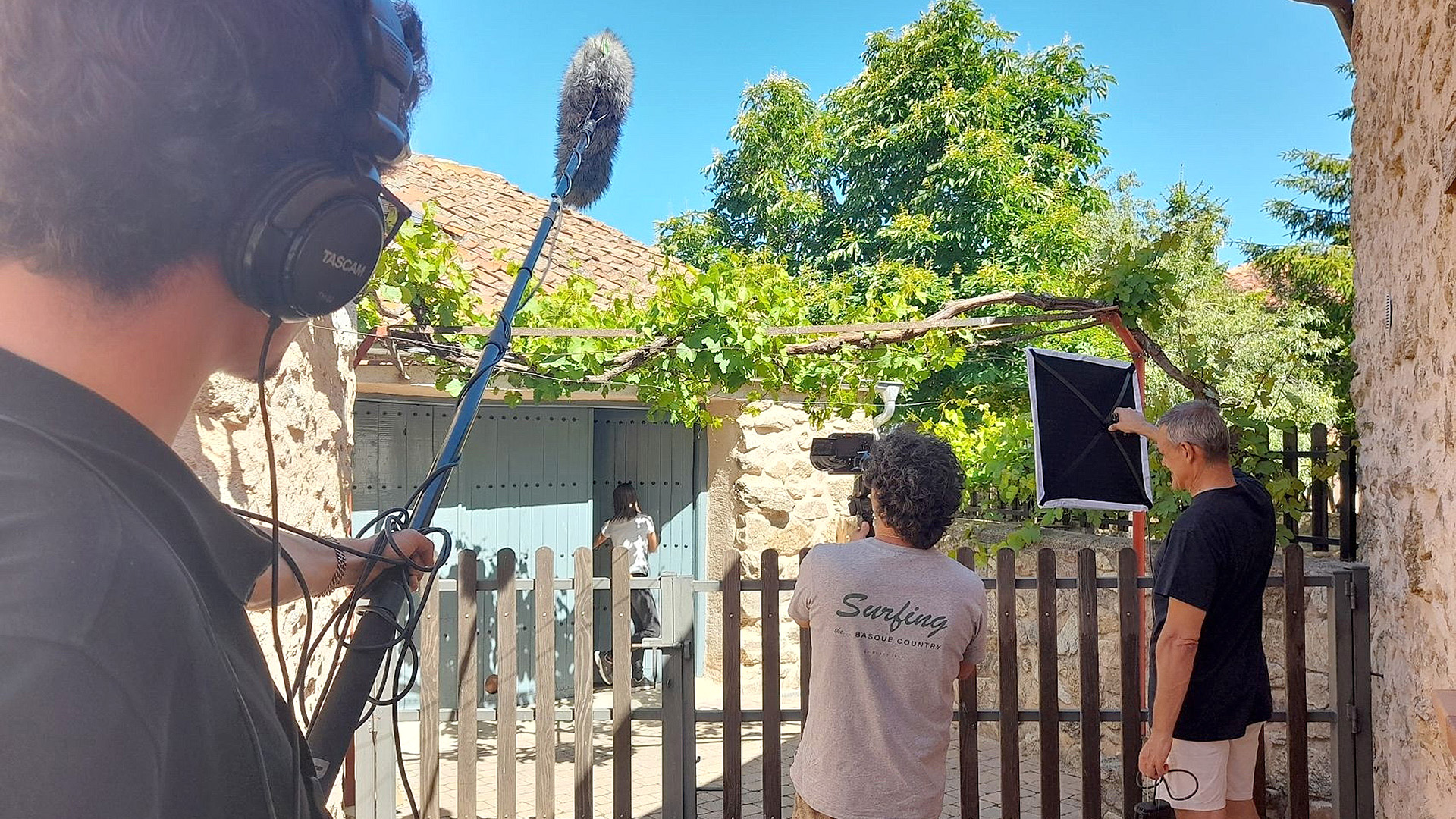 Las escenas se han ido rodando los fines de semanas con los niños voluntarios. /E.A.
