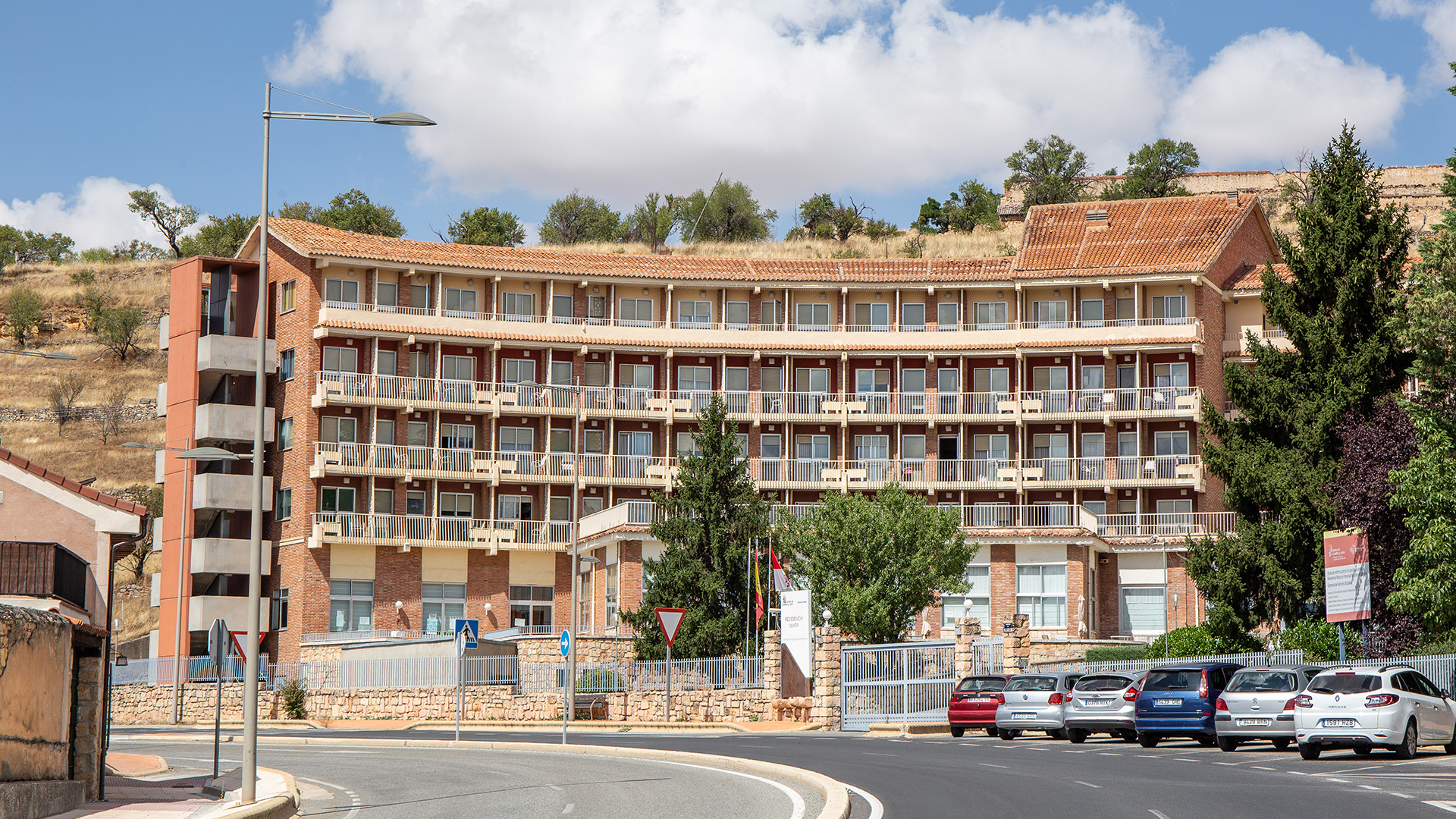 Más de 70 personas viven en la Residencia Mixta de Segovia. / NEREA LLORENTE
