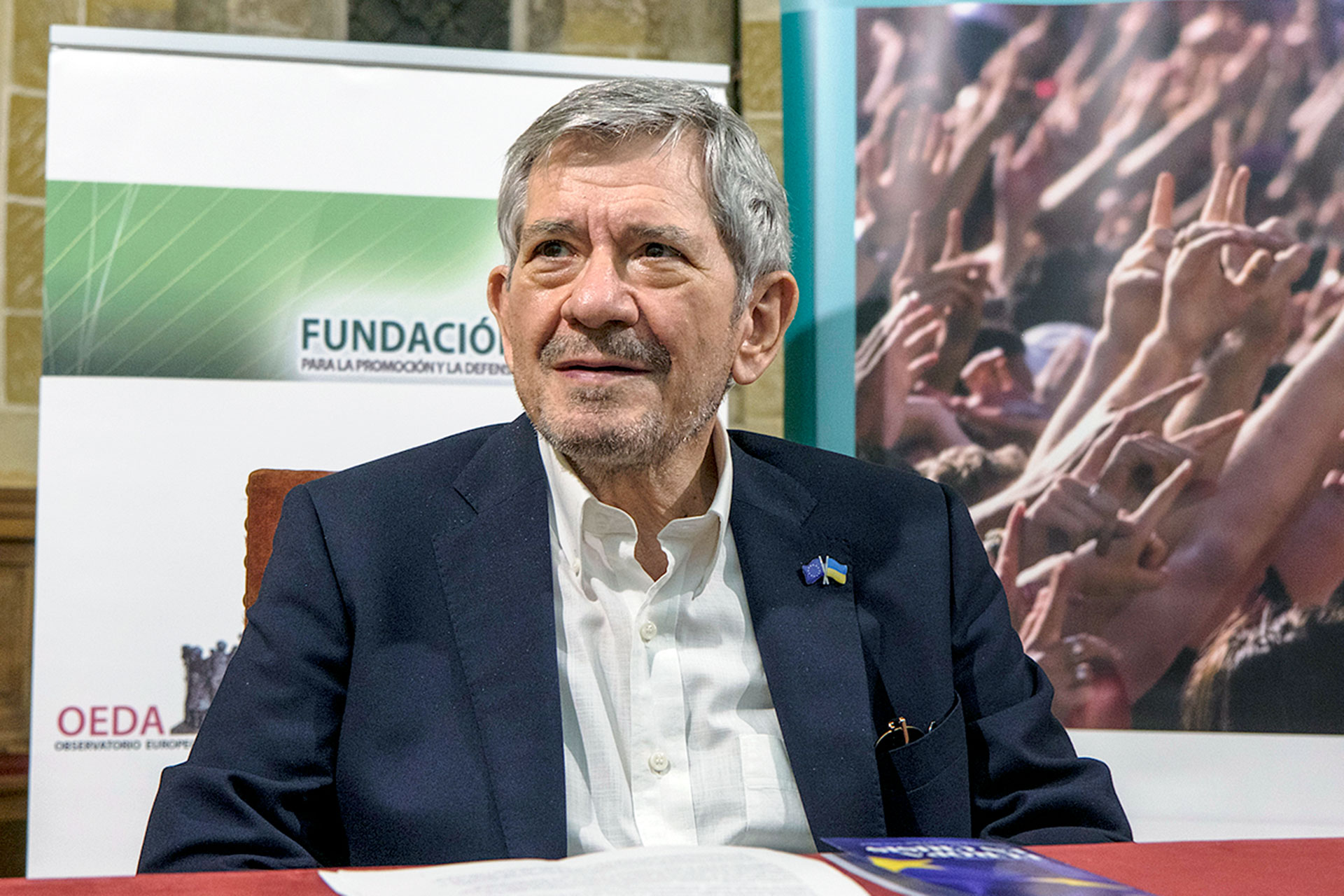 “La Unión Europea debe mantener su apoyo al pueblo ucraniano” 1 El que fuera ministro socialista, Enrique Barón, participó en la X edición del Ciclo Valores y Sociedad. / KAMARERO
