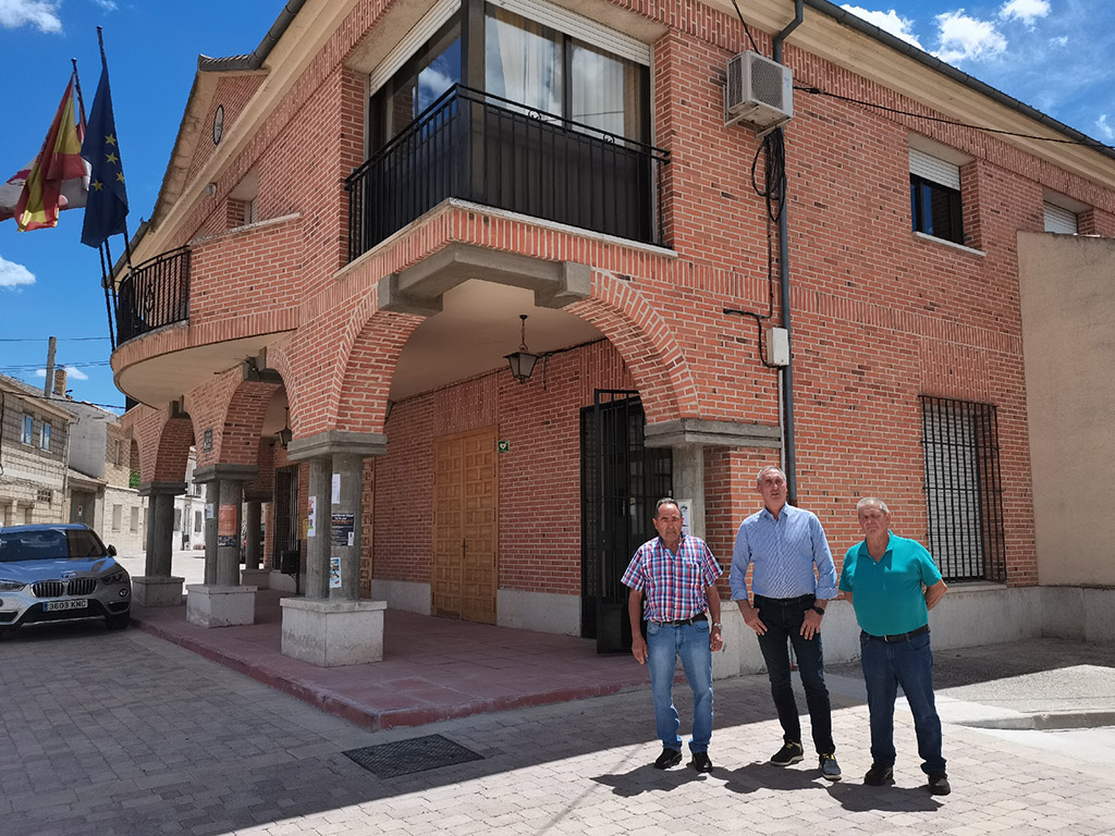 Visita del delegado territorial a Gomezserracin