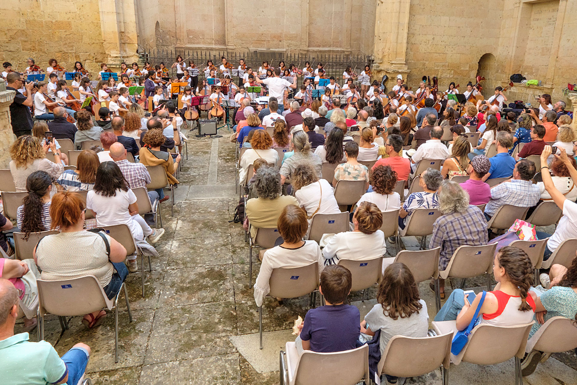 Las ruinas de San Agustín acogió el concierto del ‘Ensemble Grave’ en el marco del Dia Europeo de la Música. / KAMARERO