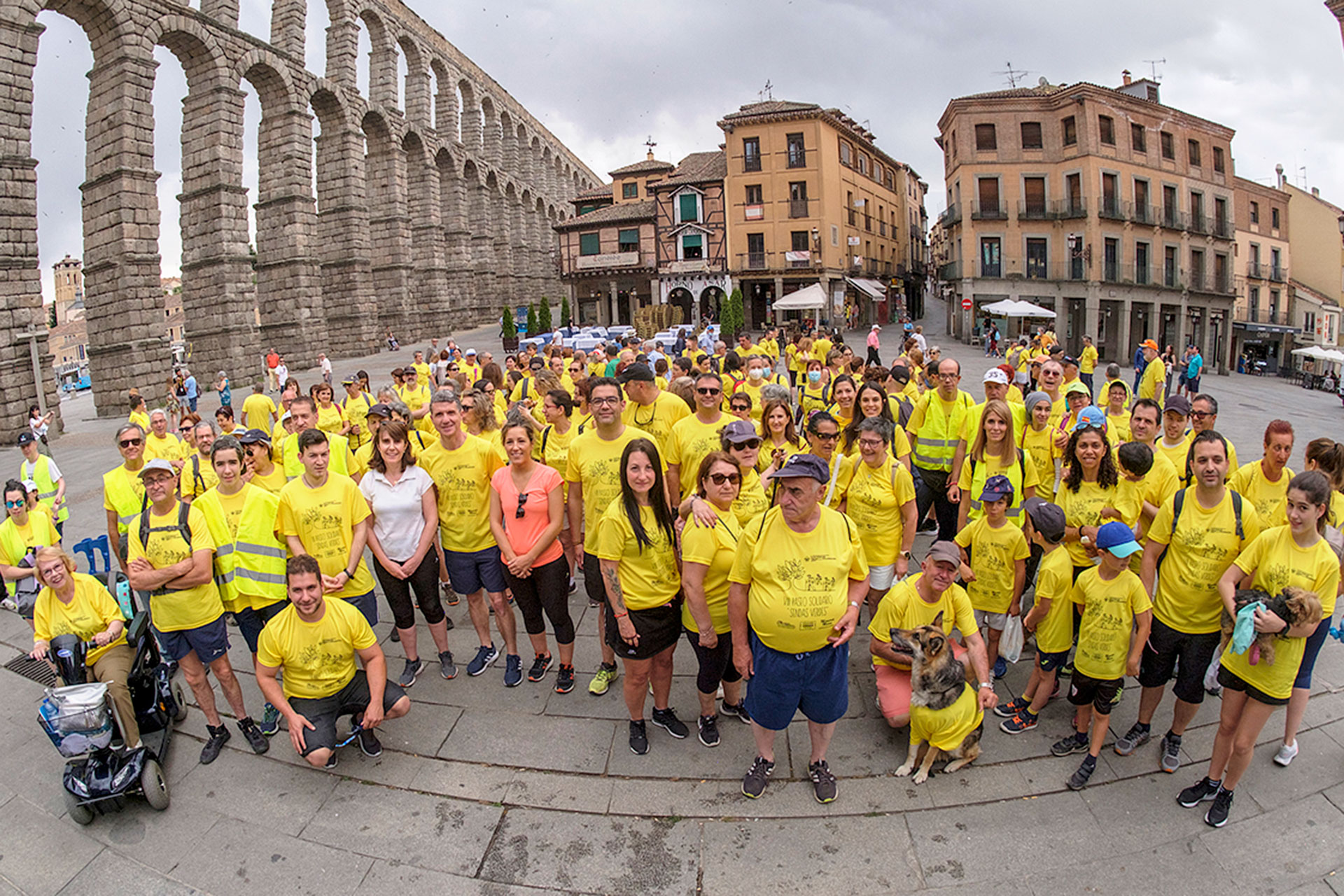 Paseo Solidario Hermanos Cruz Blanca KAM5568