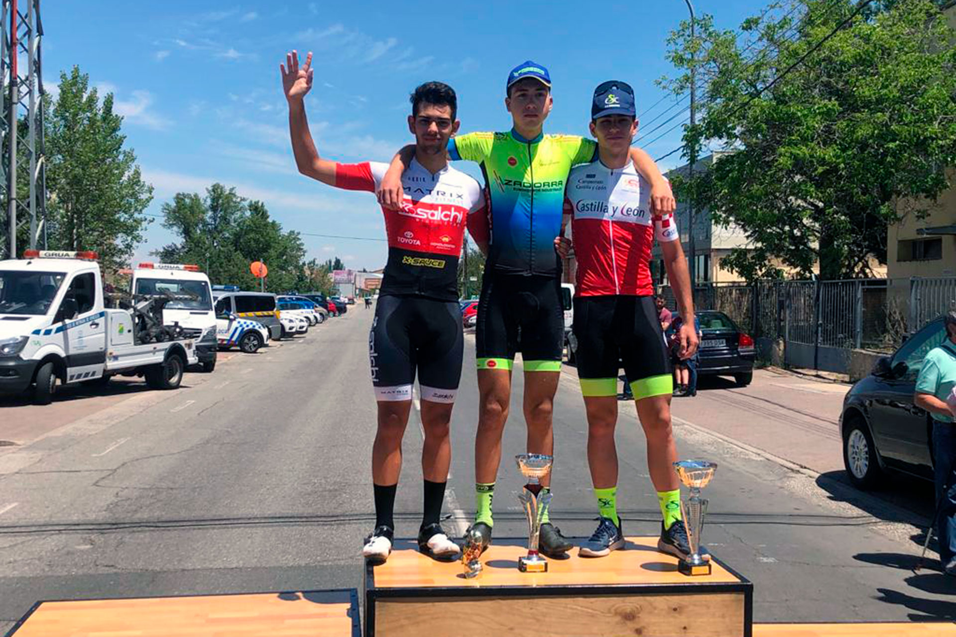 Los tres primeros clasificados de la carrera./ CARLOS LÁZARO