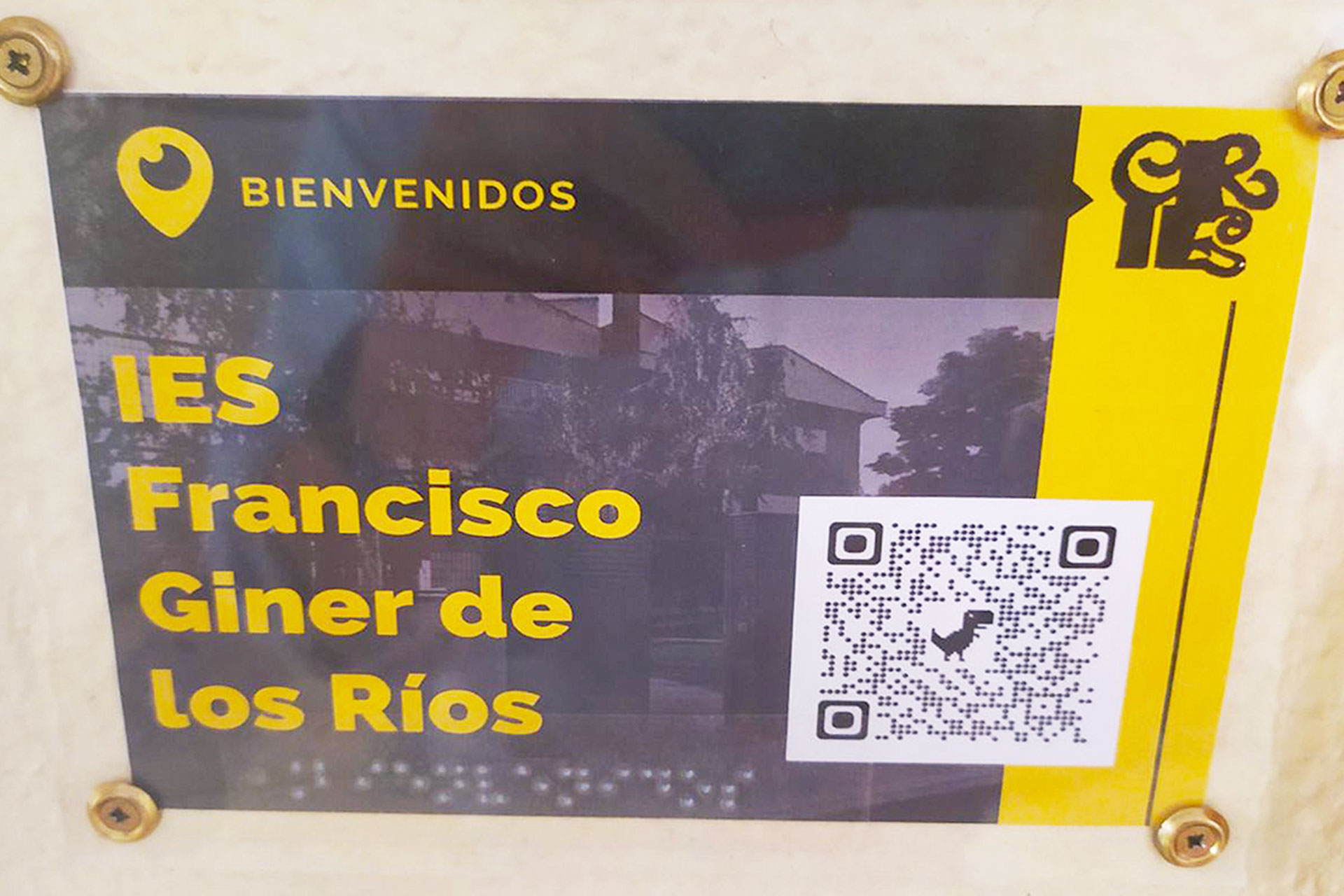 La cartelería tiene lectura en braille para personas con discapacidad visual. / E.A.