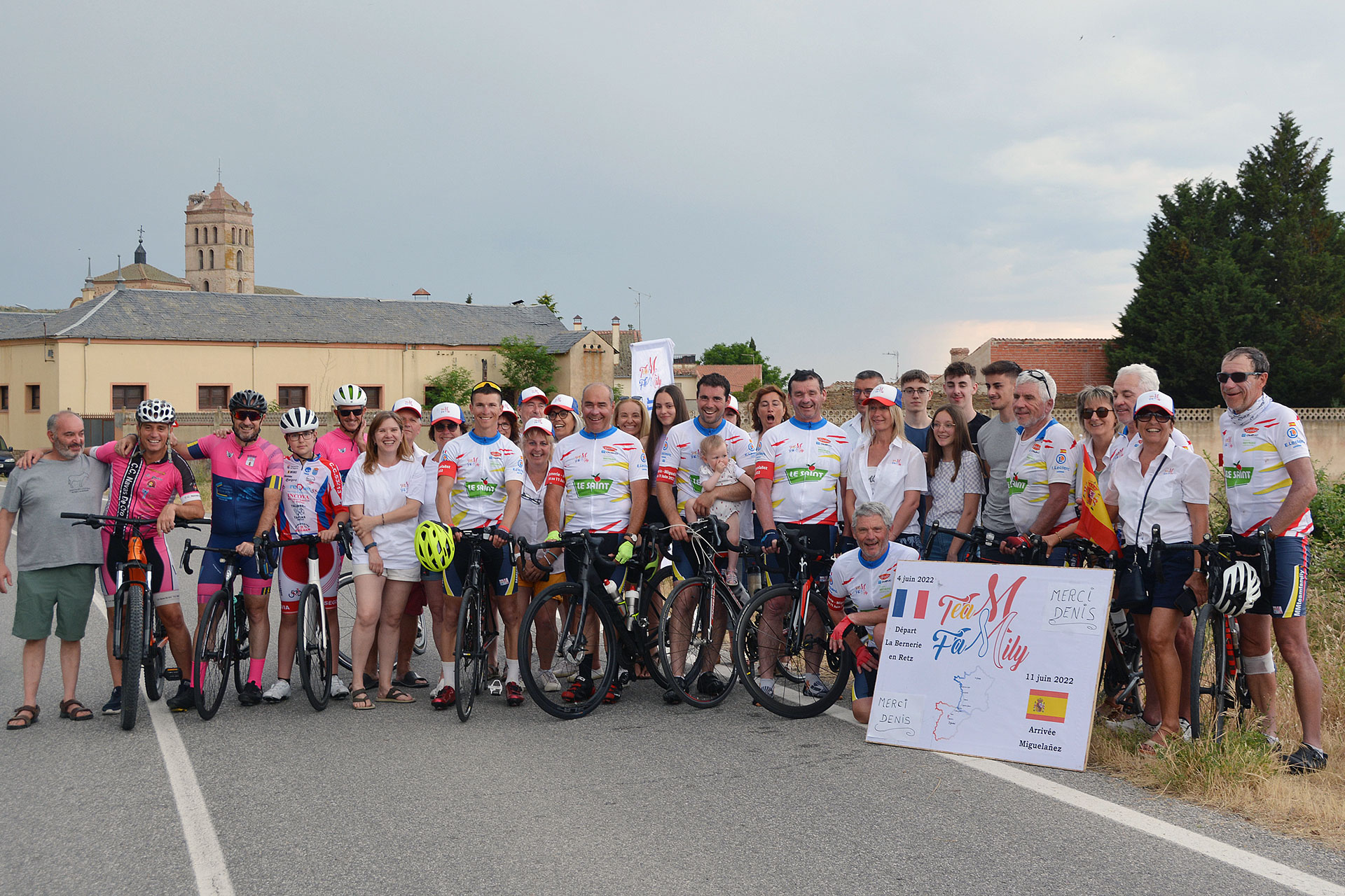 Ciclistas franceses en Migueláñez