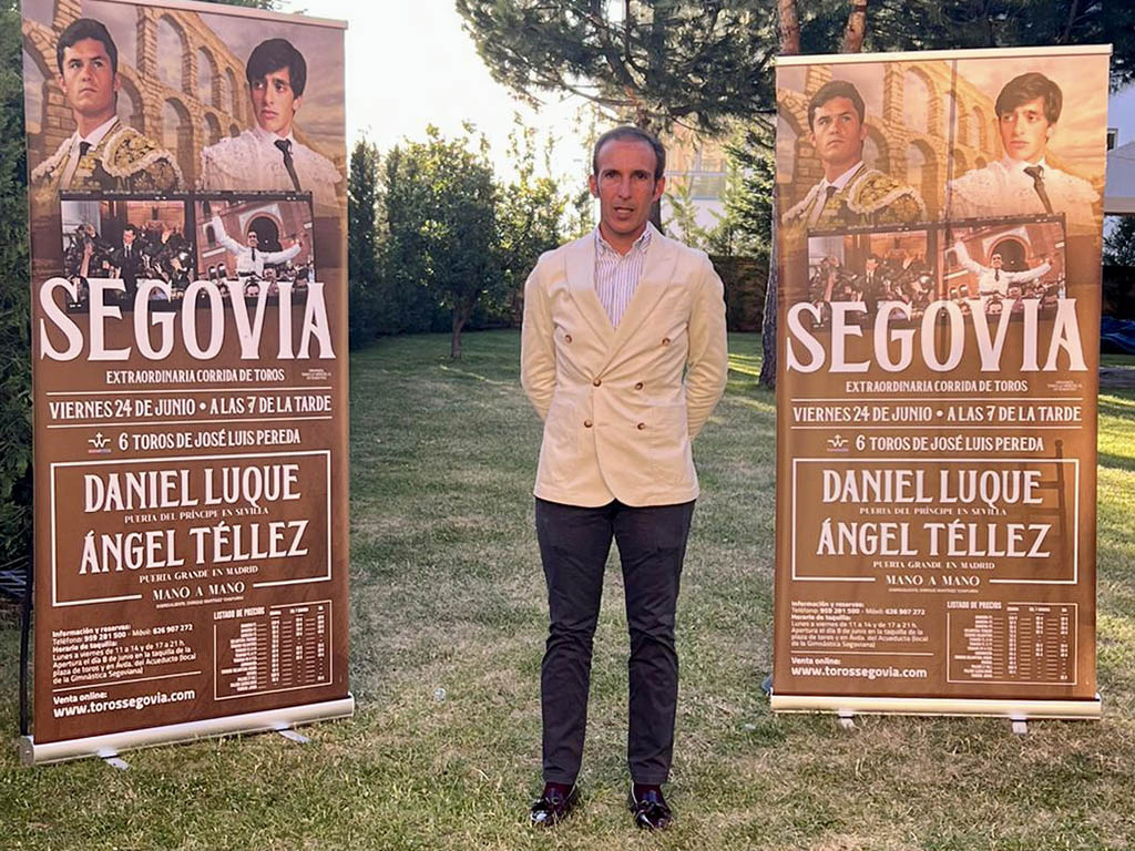 El empresario José Luis Pereda presenta el cartel para Segovia (Daniel Luque y Ángel Téllez). / TOROMEDIA