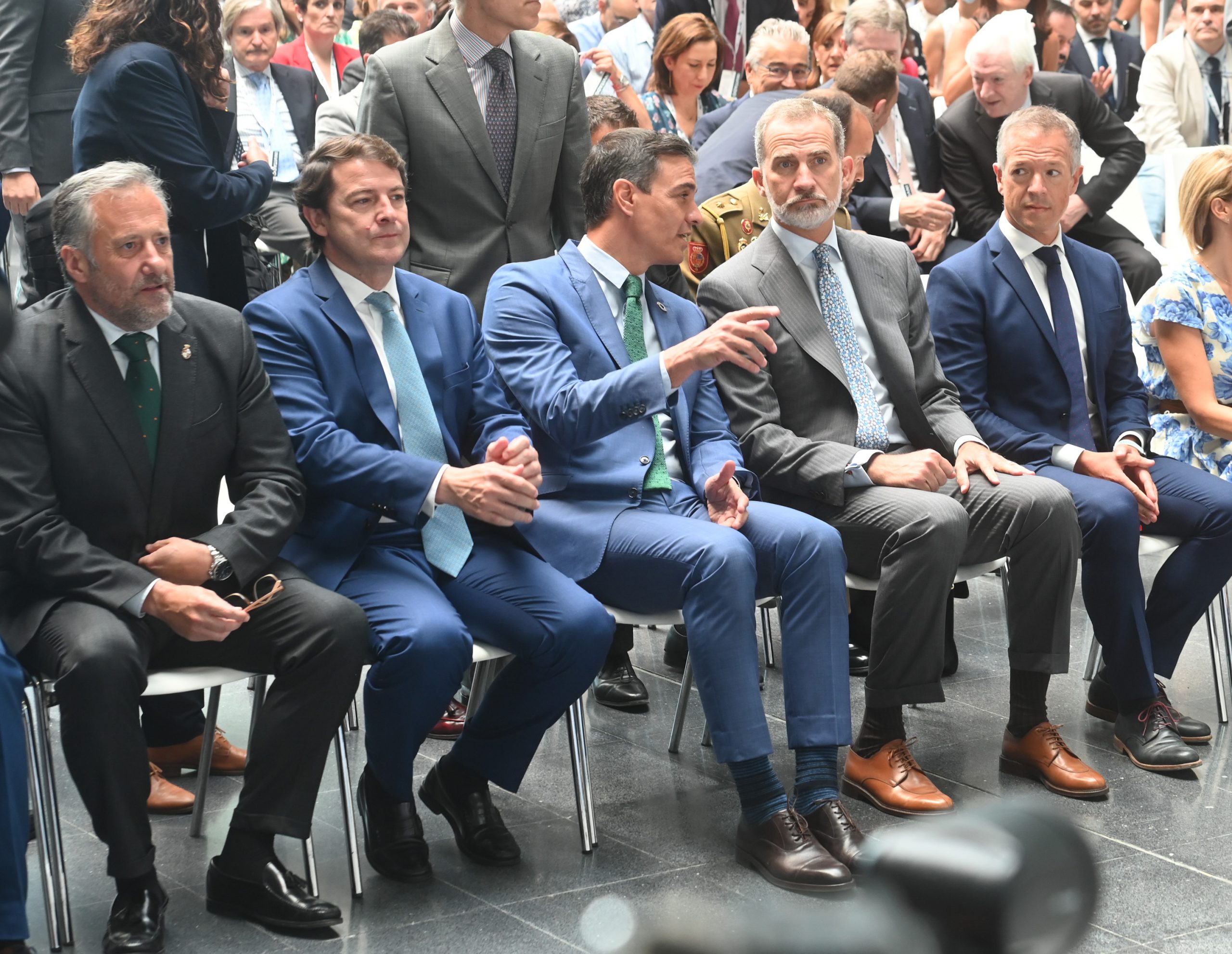 Carlos Pollán, Alfonso Fernández Mañueco, Pedro Sánchez y Felipe VI. / ICAL - RICARDO ORDÓÑEZ