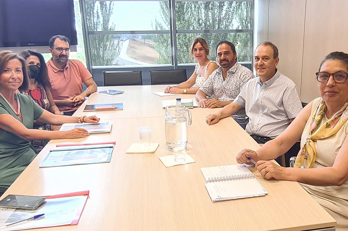 La reunión entre la directiva de la Fecose y la Junta autonómica.