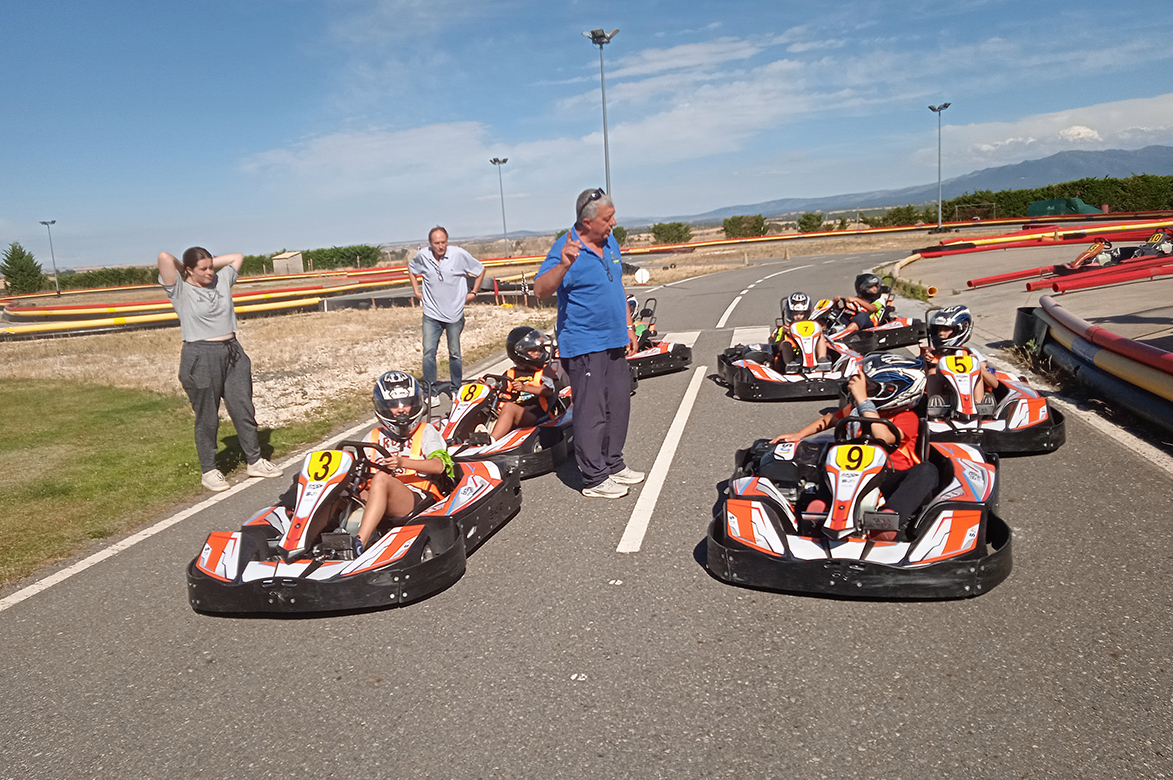 Carrera de karts en el Campamento Sonrisas Rockbotic, celebrado a finales de junio. / EL ADELANTADO