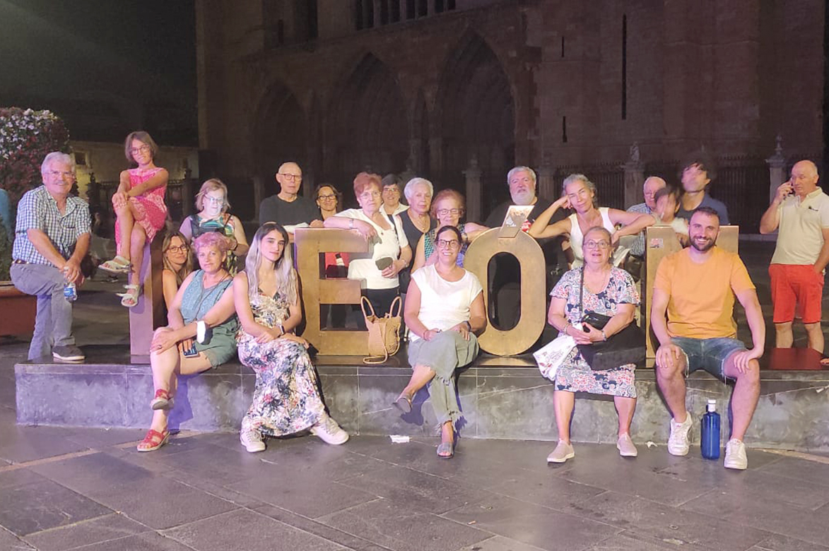 Integrantes de la coral del nordeste, durante su visita a León. /E.A.