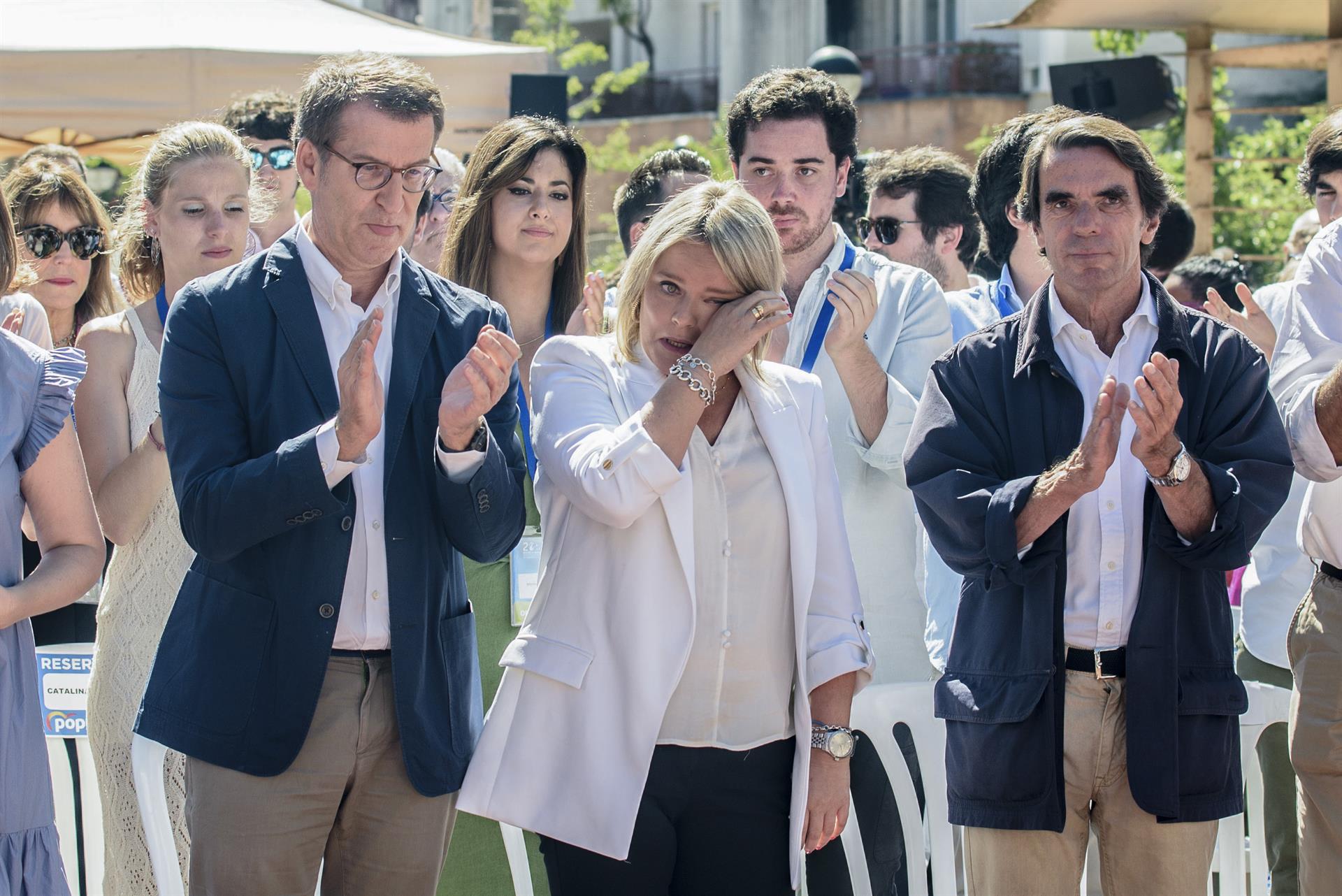 Feijoo, Marimar Blanco y Aznar. / EFE