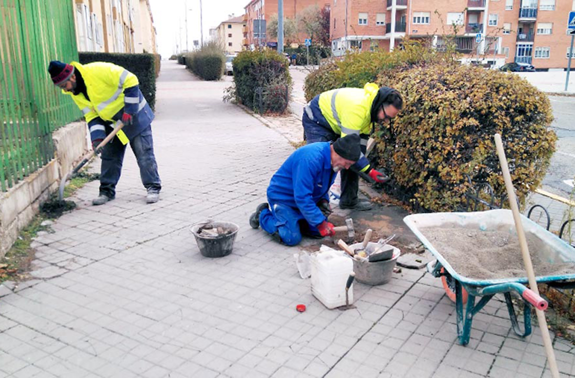 Trabajadores contratados en 2018 gracias a uno de los programas de empleo cofinanciados por la Junta. / E. A.