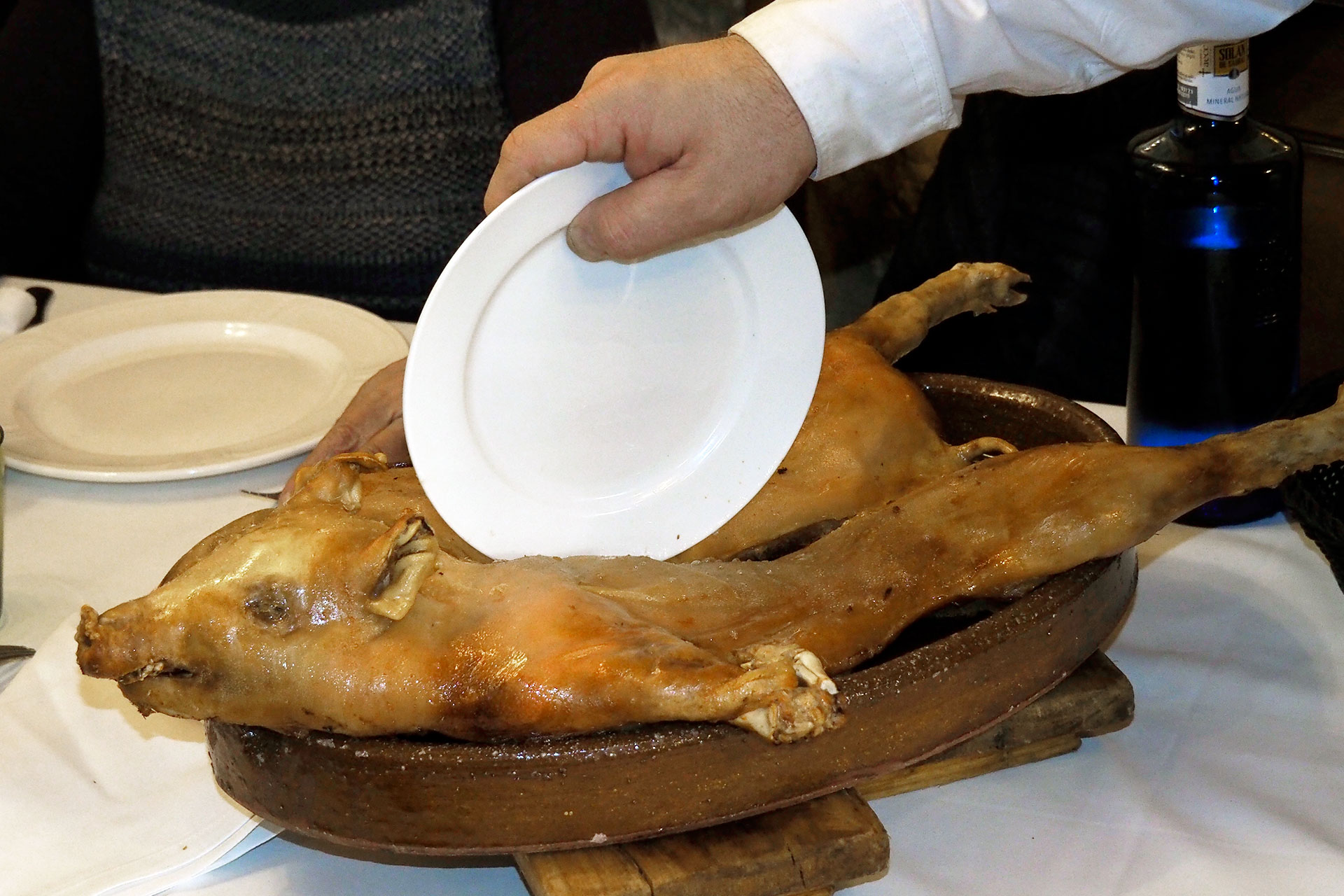 Bar El Sitio 5 Dias Dorado Cochinillo KAM3189