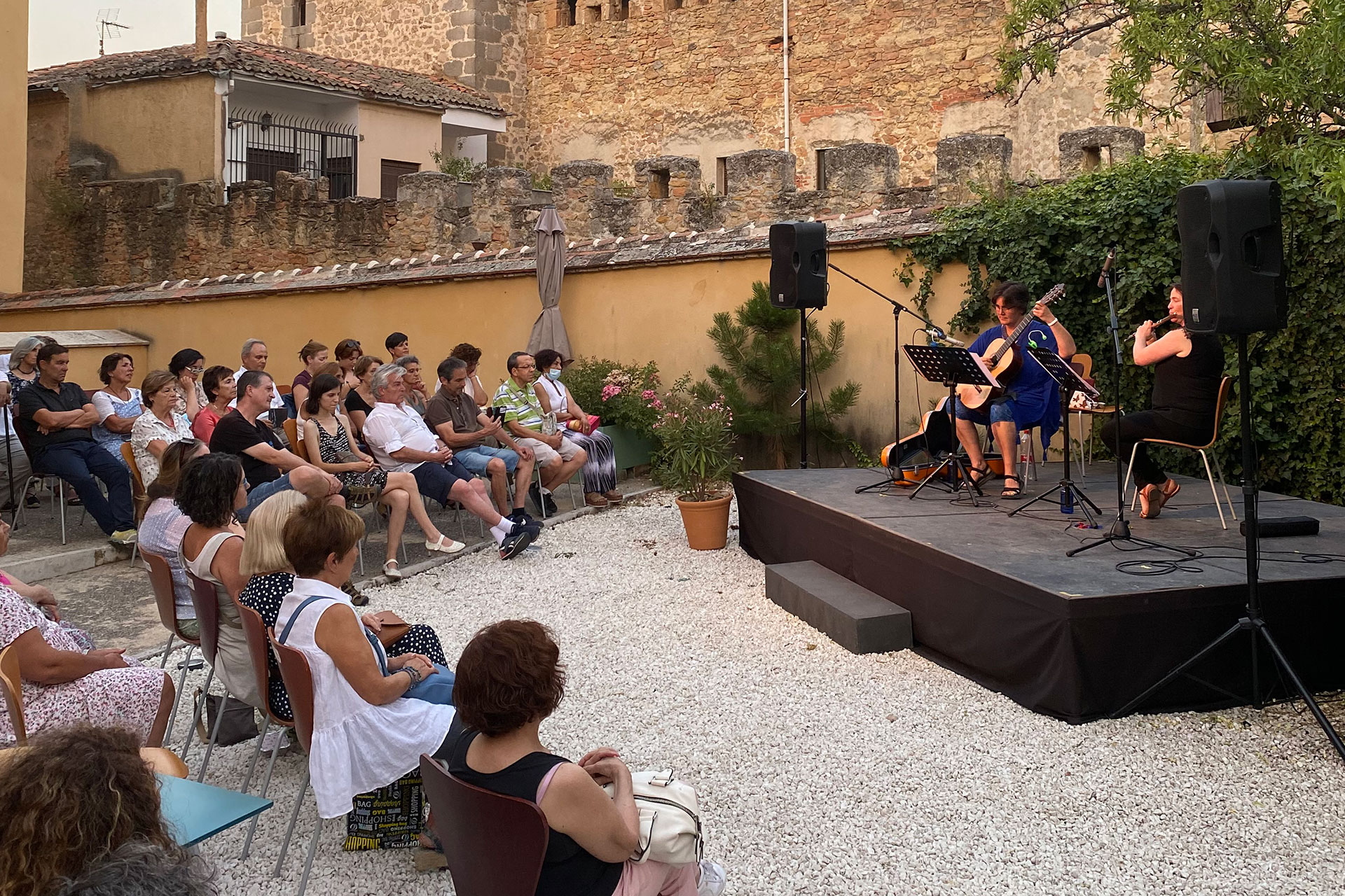 Elisa valbuena y Raquel Recio