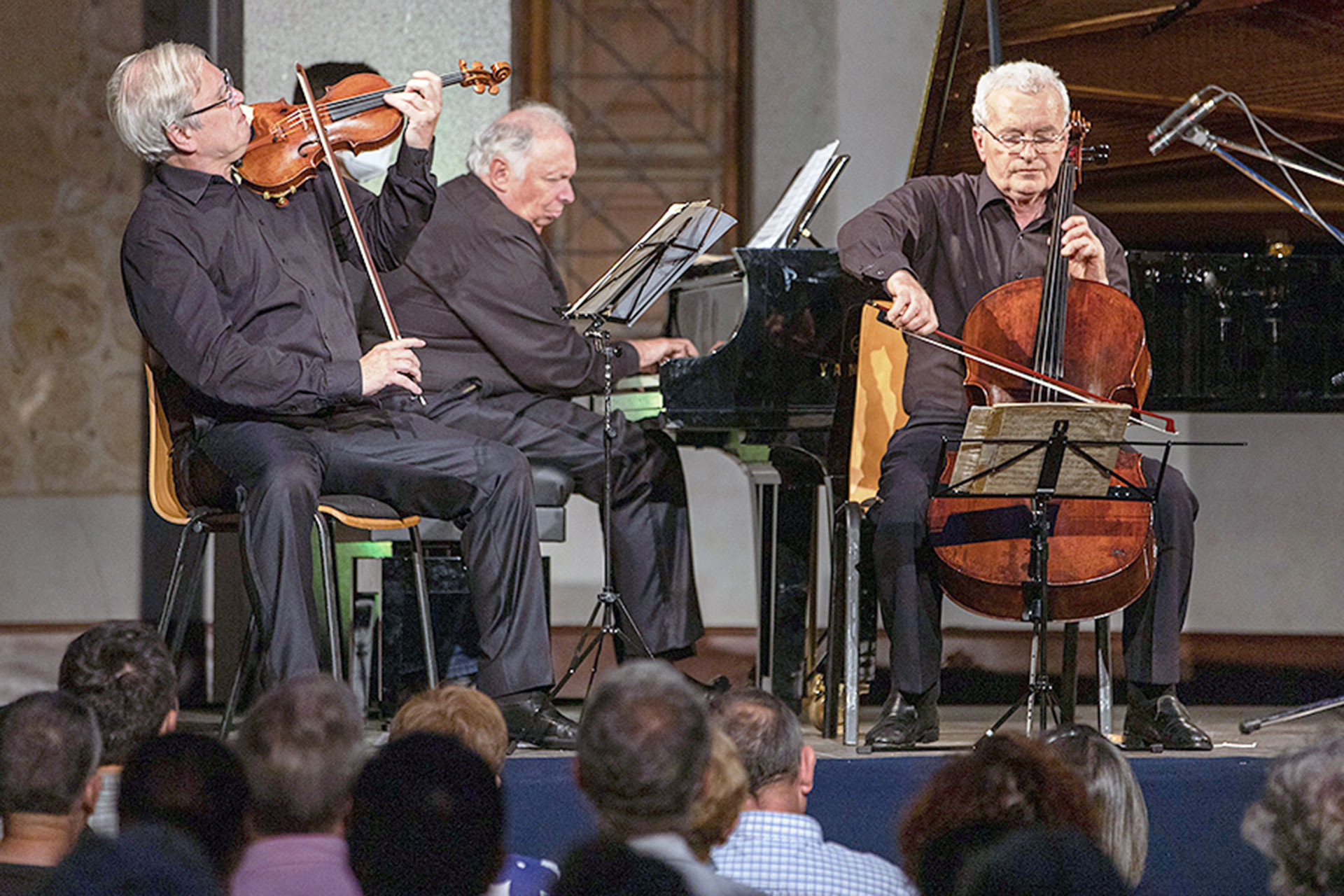 Concierto del Trío Guarneri en el Patio de Armas del Alcázar de Segovia. / ROCÍO PARDOS