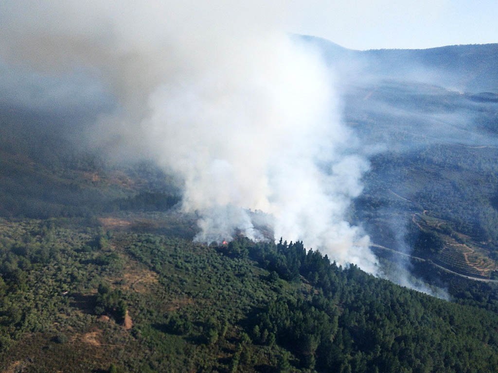 Empeora el incendio en Villanueva del Conde: 30 hectáreas quemadas 1 Incendio en Villanueva del Conde. / JCYL