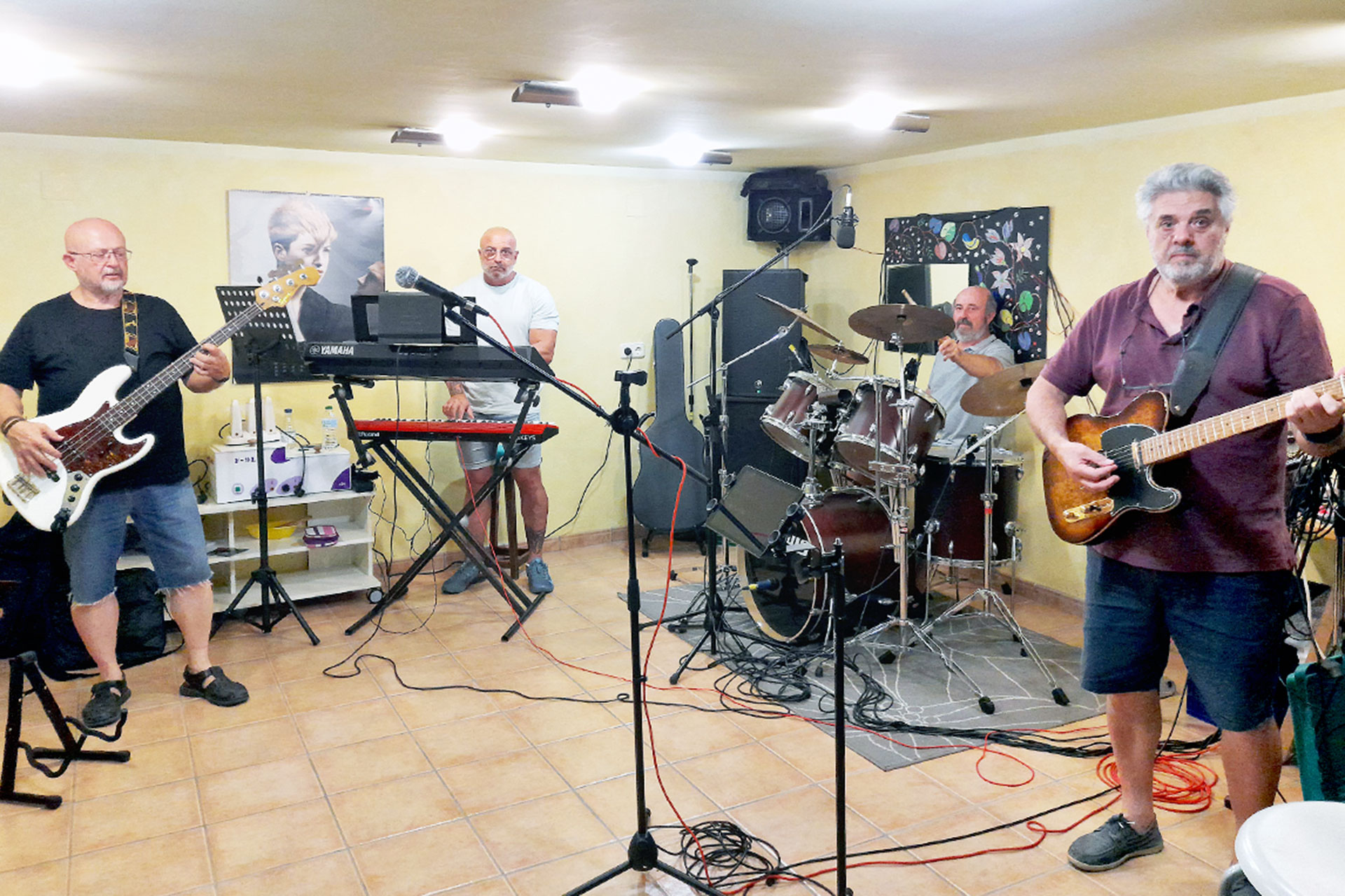 El grupo navero, durante uno de sus ensayos.