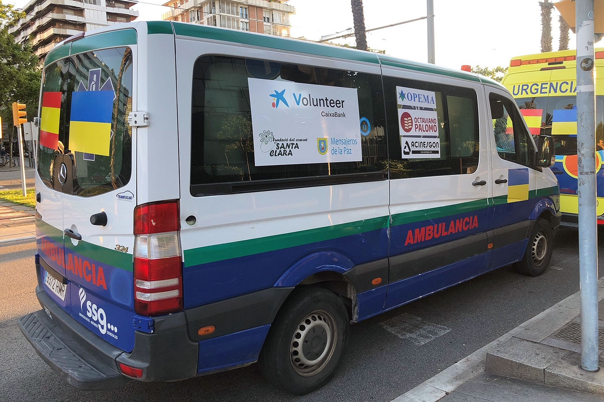Una de las ambulancias enviadas por el grupo segoviano. /E.A.