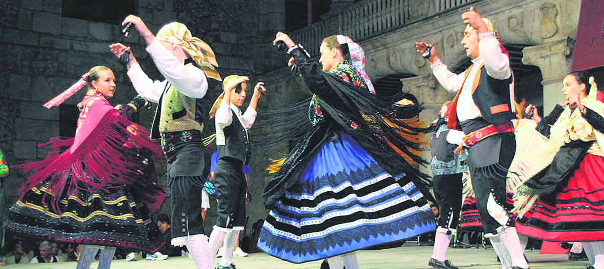 Las jotas vuelven al Castillo 1 10 2