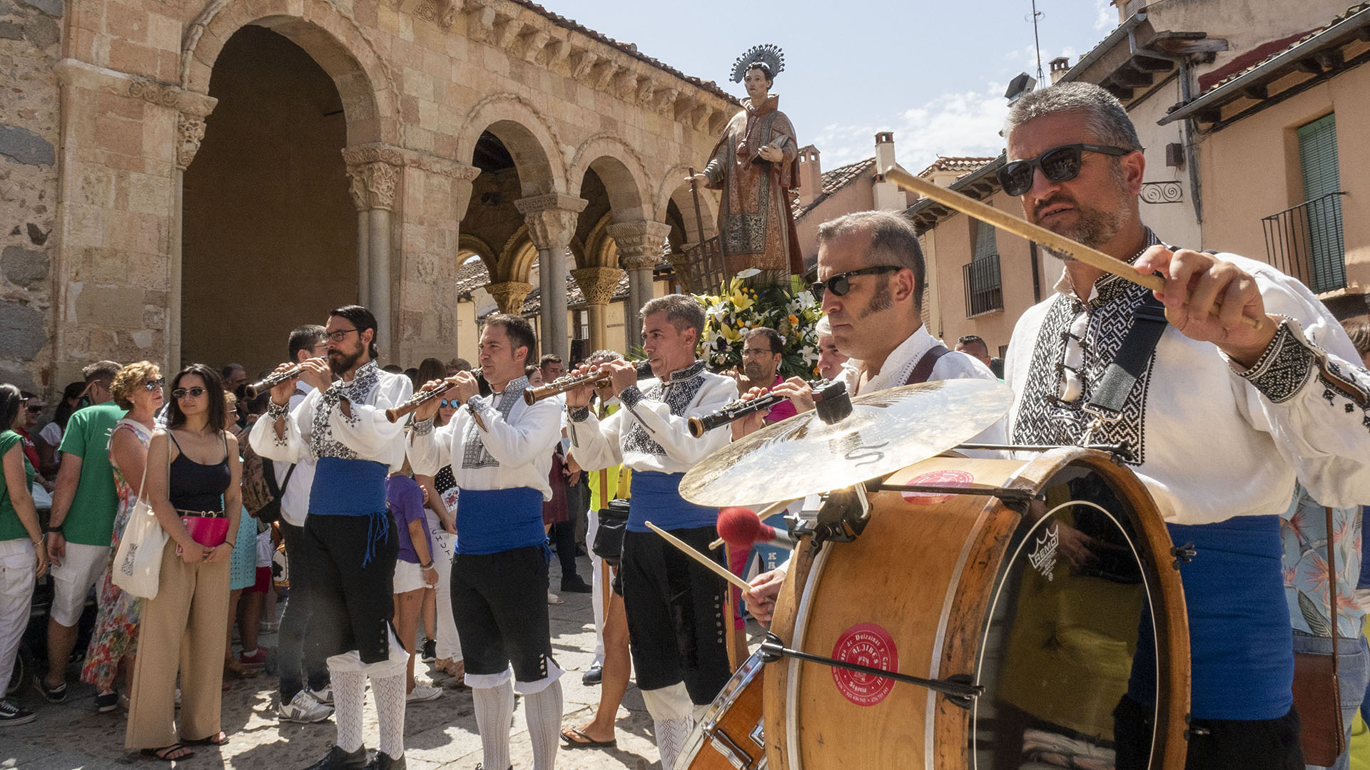 El barrio entero se reúne para la procesión de San Lorenzo 1 9 1 WEB 3