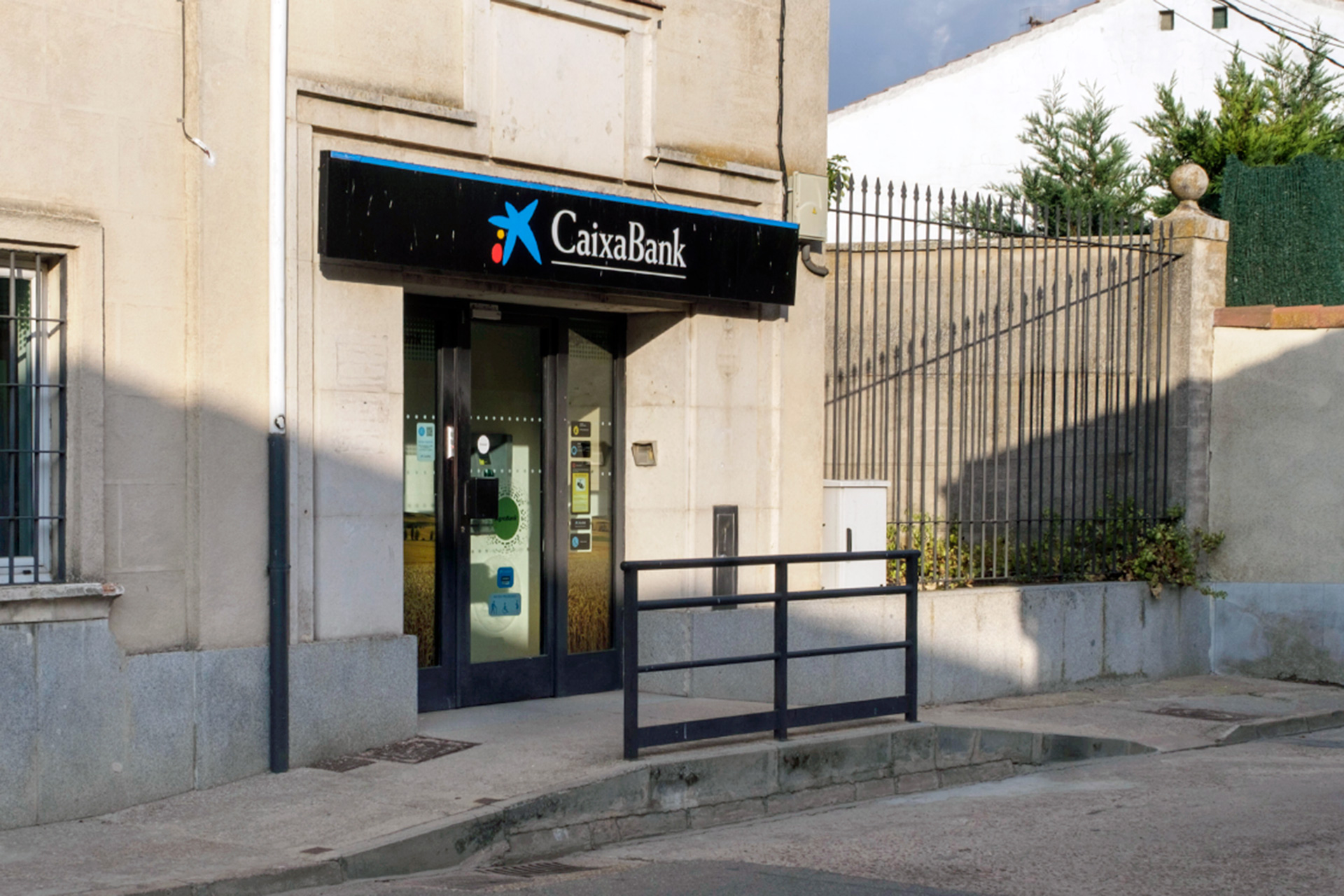 Aguilafuente Oficina Caixabank KAM4024