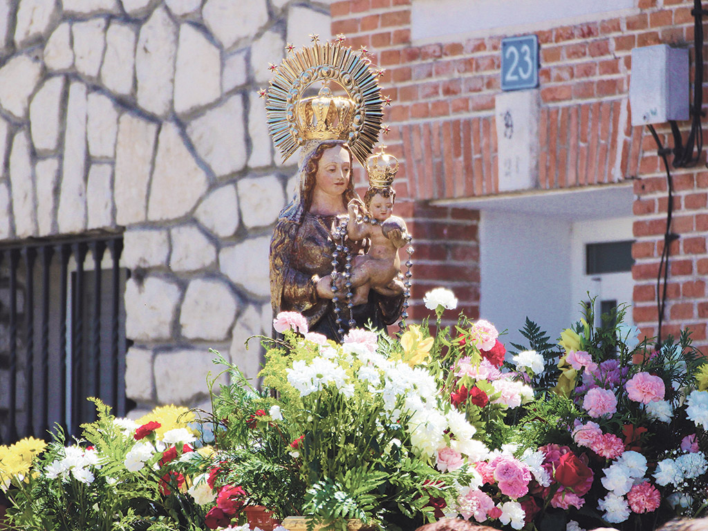 Procesion en Sanchonuño