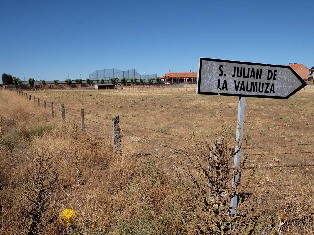 Fallece un hombre arrollado por un tractor en la Valmuza. / JESÚS FORMIGO - ICAL
