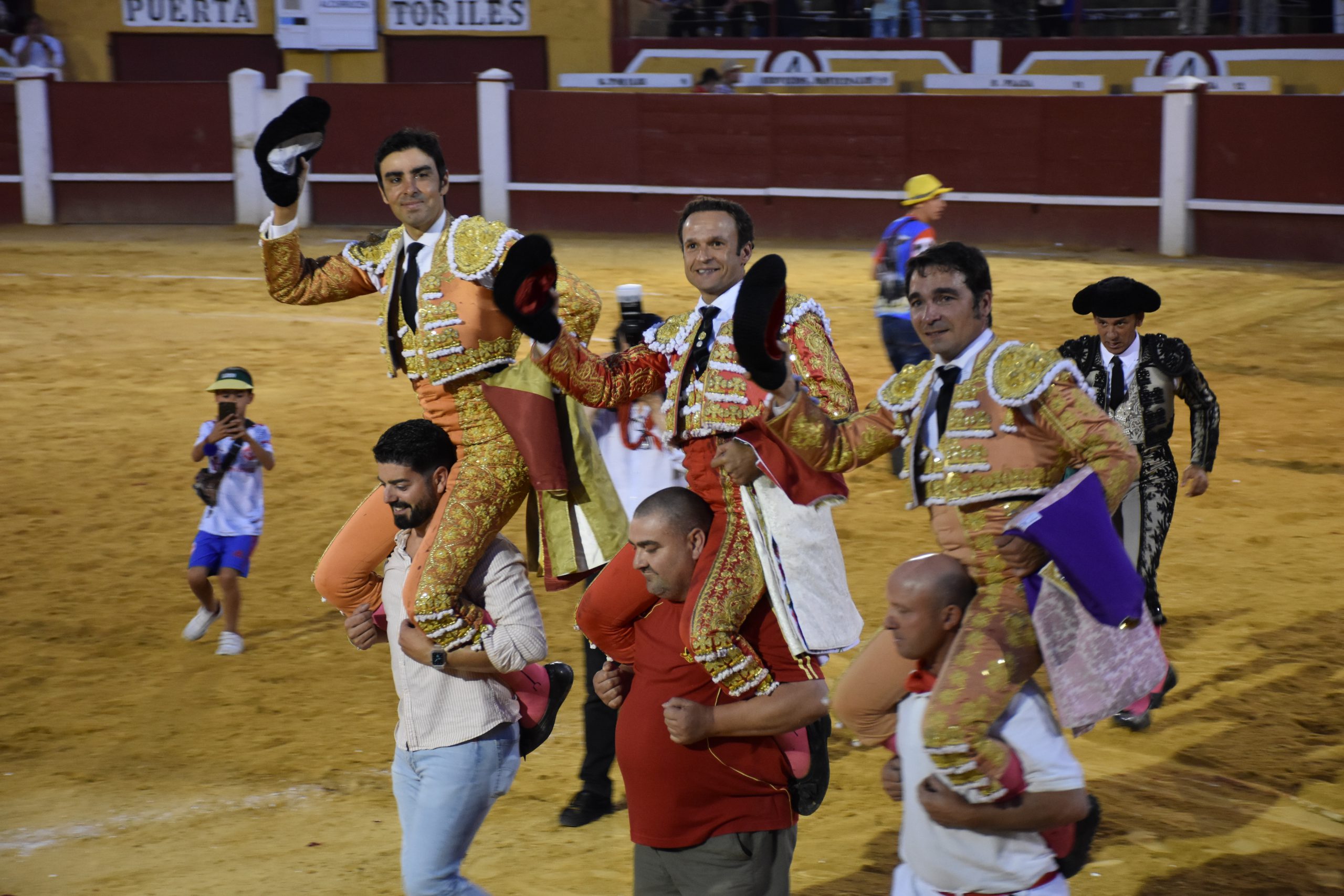 1332E4F8 F2ED 4A74 AA39 E1ED1632ECBD