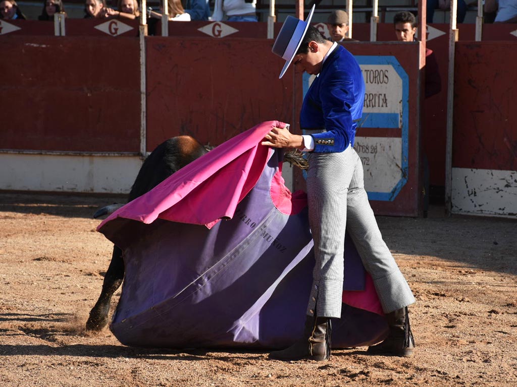 Curro Muñoz, a la verónica. / A.M.
