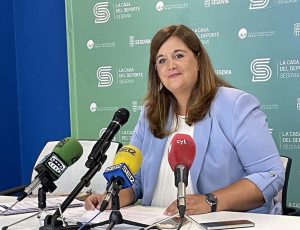 La alcaldesa de Segovia, Clara Martín, anuncia los acuerdos de la Junta de Gobierno Local. / EL ADELANTADO La alcaldesa de Segovia, Clara Martín, anuncia los acuerdos de la Junta de Gobierno Local. / EL ADELANTADO