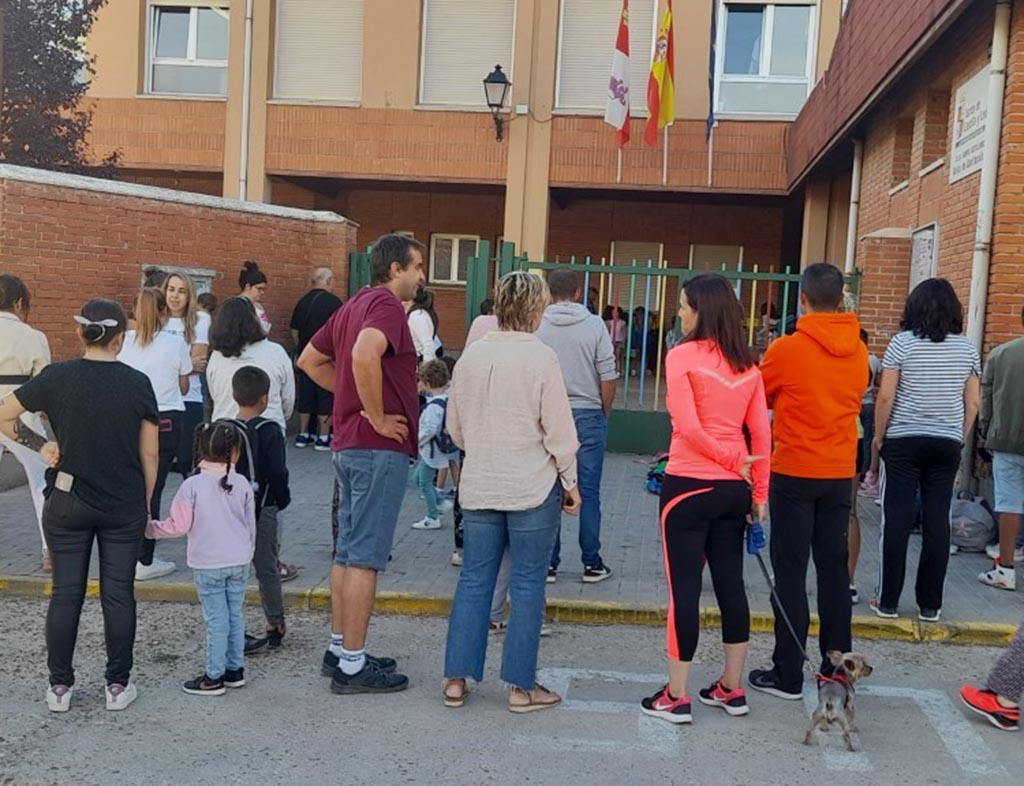 Inicio del curso escolar en el CRA 'Campos Castellanos', de Cantimpalos. / LOURDES MATARRANZ
