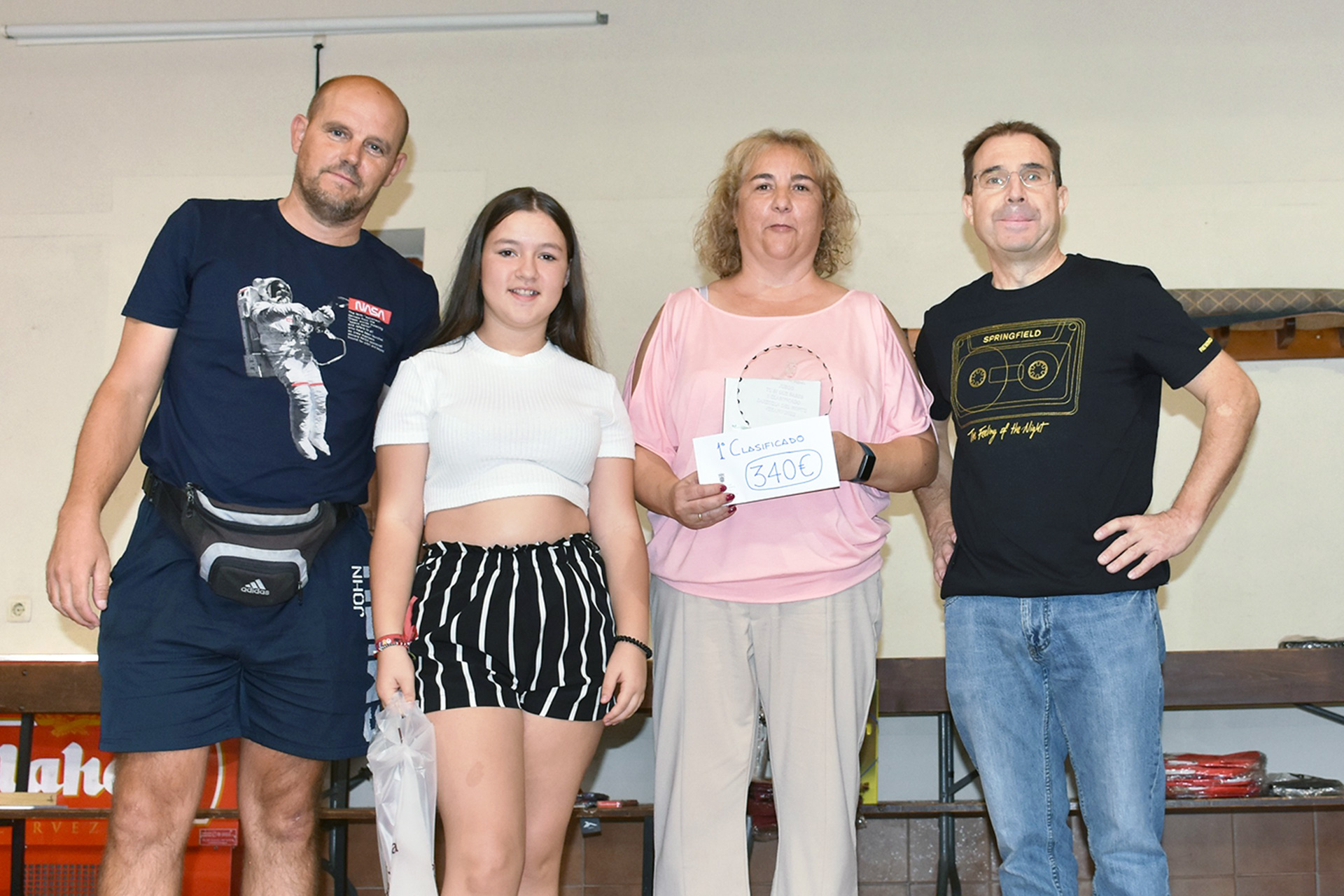 LAS GANADORAS DE 2022 CON LOS ORGANIZADORES 1