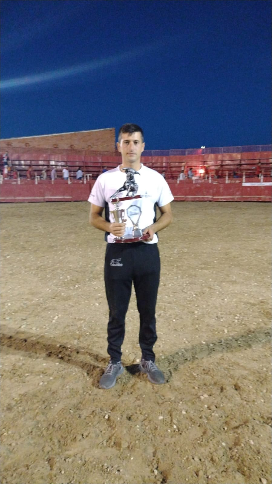 El cuellarano Luis Tjero tras el concurso de cortes de Vallelado.