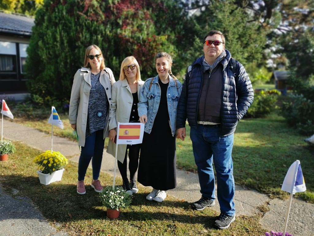 Docentes del CEIP 'El Peñascal', en Serbia. / EL ADELANTADO