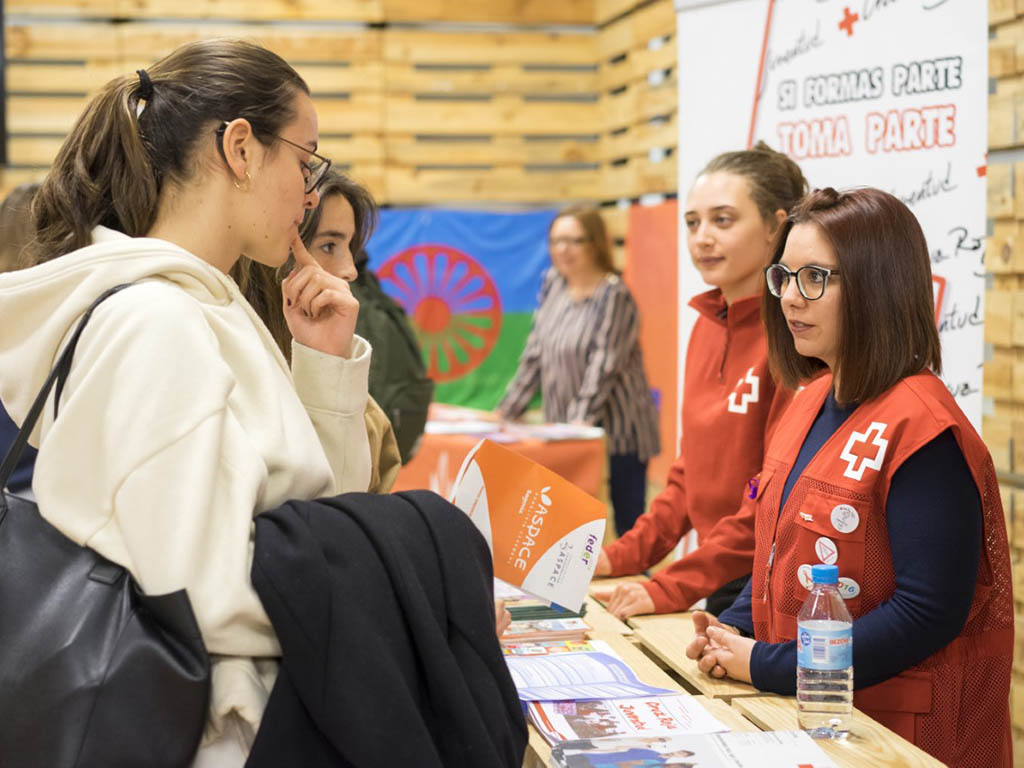 IE University impulsa el voluntariado en la ‘Sustainability Week’ 1 Feria Voluntariado IE RobertoArribas
