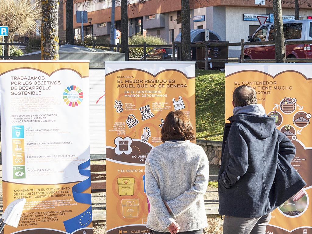 Fiesta Contenedor Marron Reciclaje