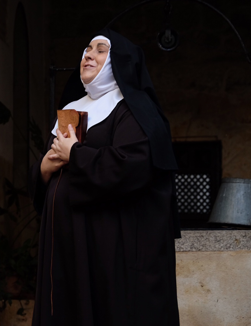 Actriz caracterizada como Santa Teresa. / Jesús Formigo