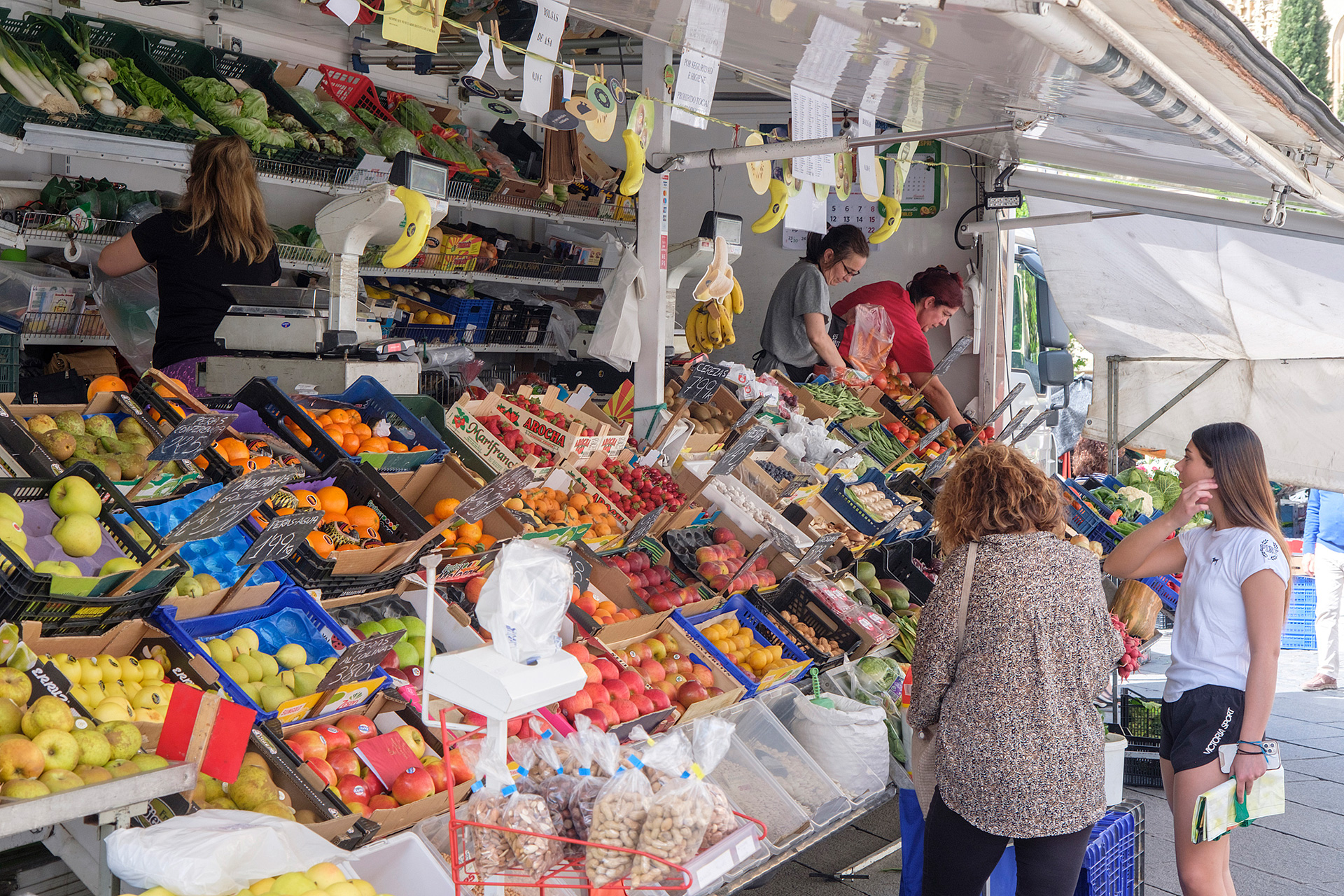 Mercado Jueves Comercio 13