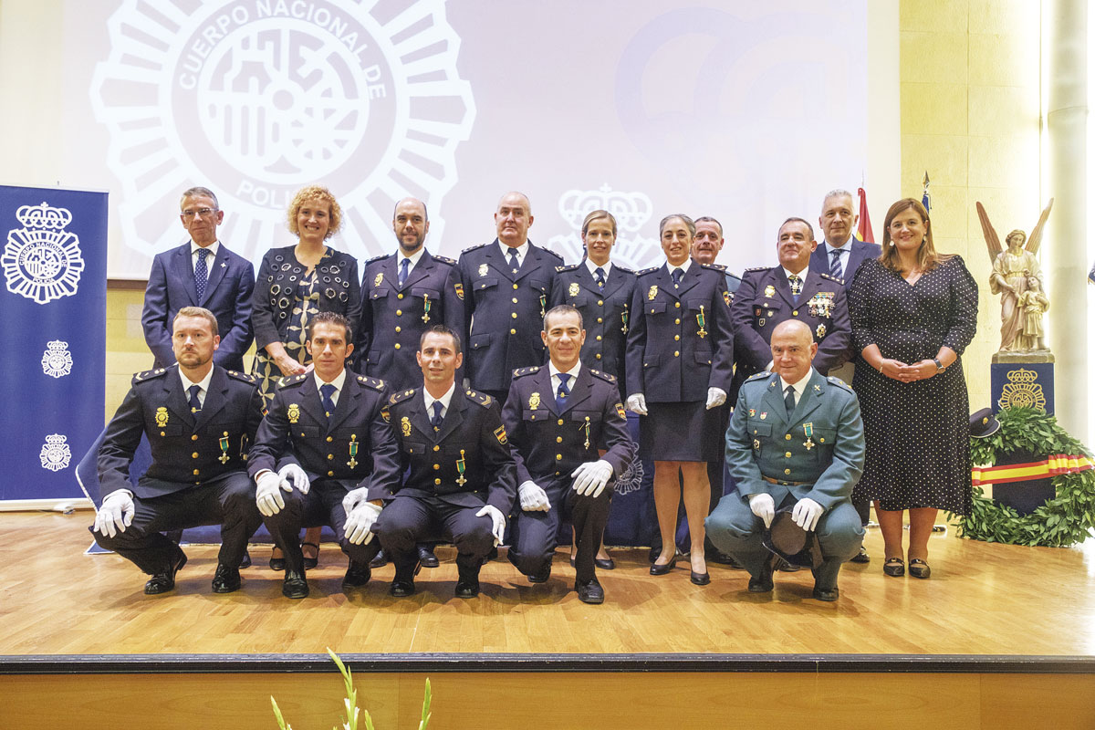 Reconocimiento de la labor policial en el día de los Ángeles Custodios 1 Reconocimiento a la labor de la Policia Nacional