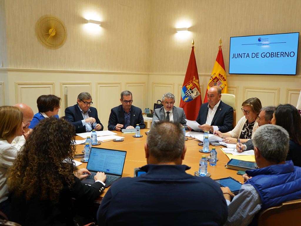 Junta de Gobierno de la Diputación Provincial de Segovia. / EL ADELANTADO