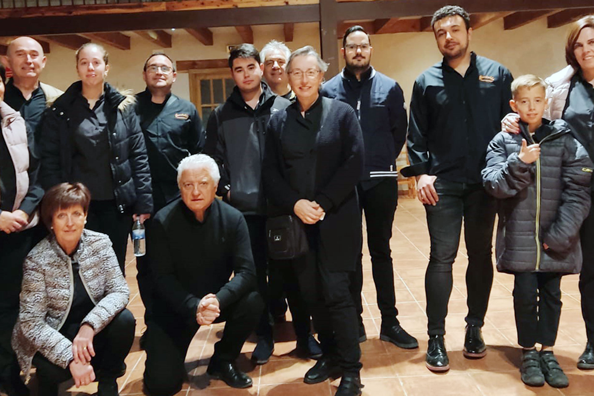 La Rondalla de Pulso y Púa de Fuentepelayo durante su actuación en Casla.