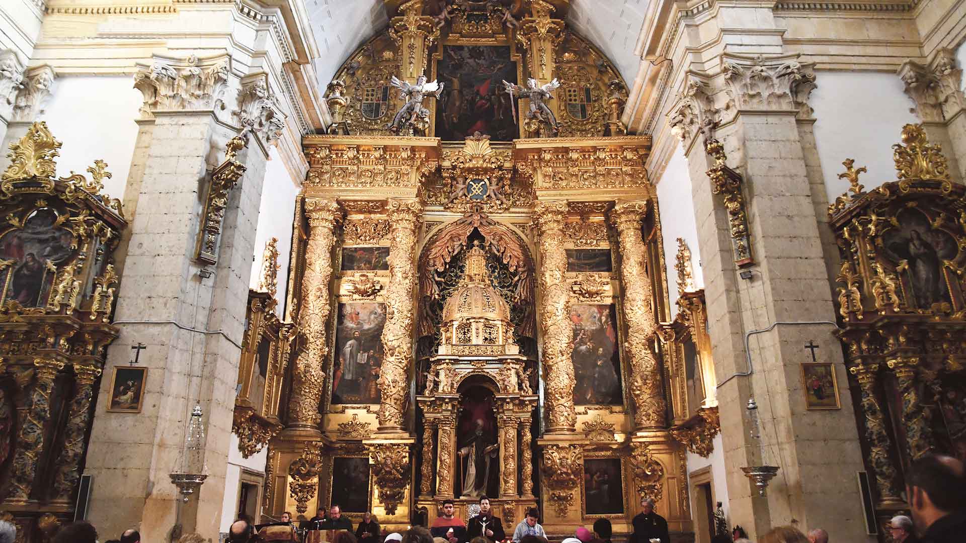 Interior de la iglesia del ex colegio de la Compañía de Jesús de Segovia. Fotografía de Rubén Pascual López.