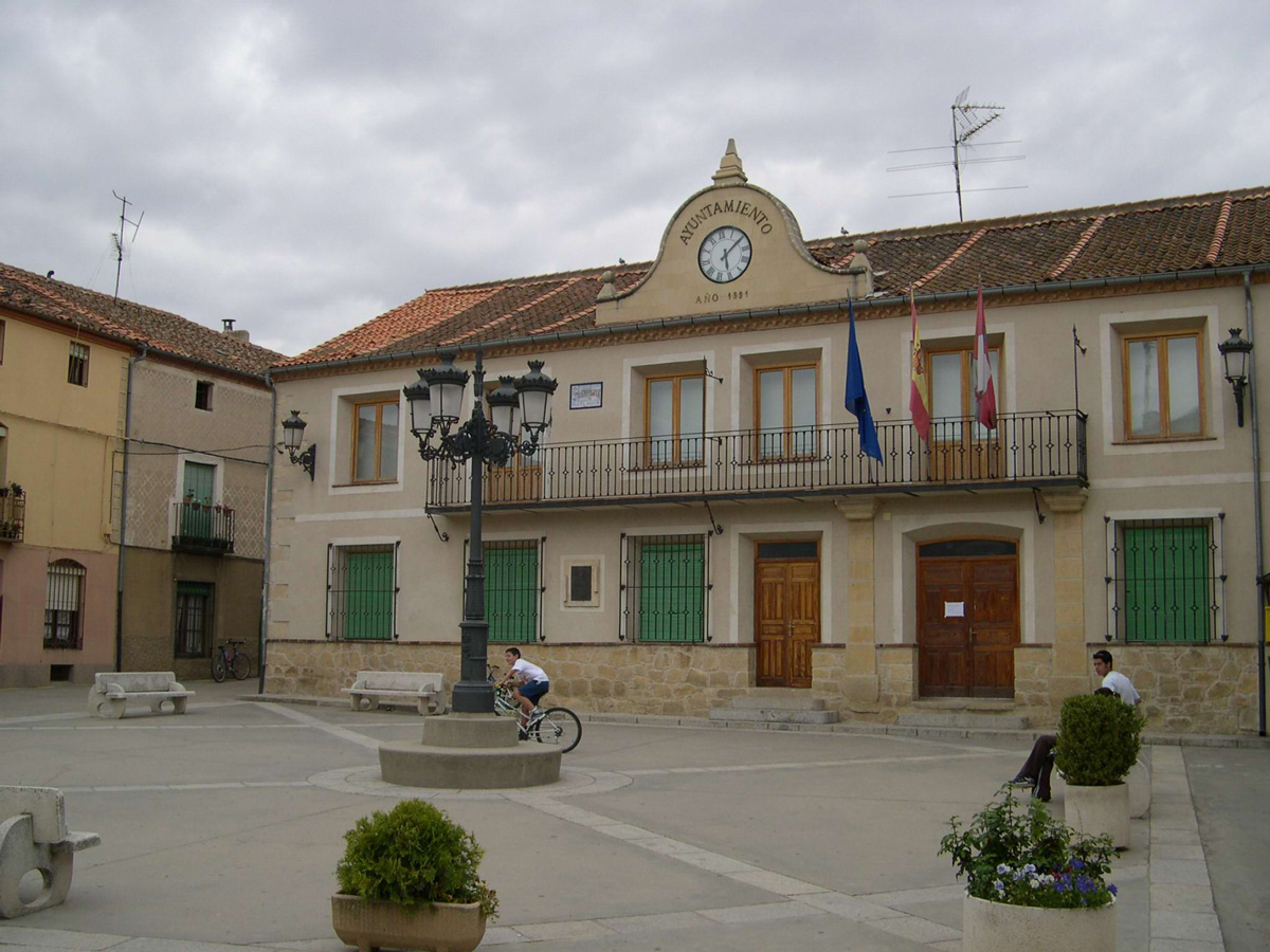 Ayuntamiento de Bernuy de Porreros.