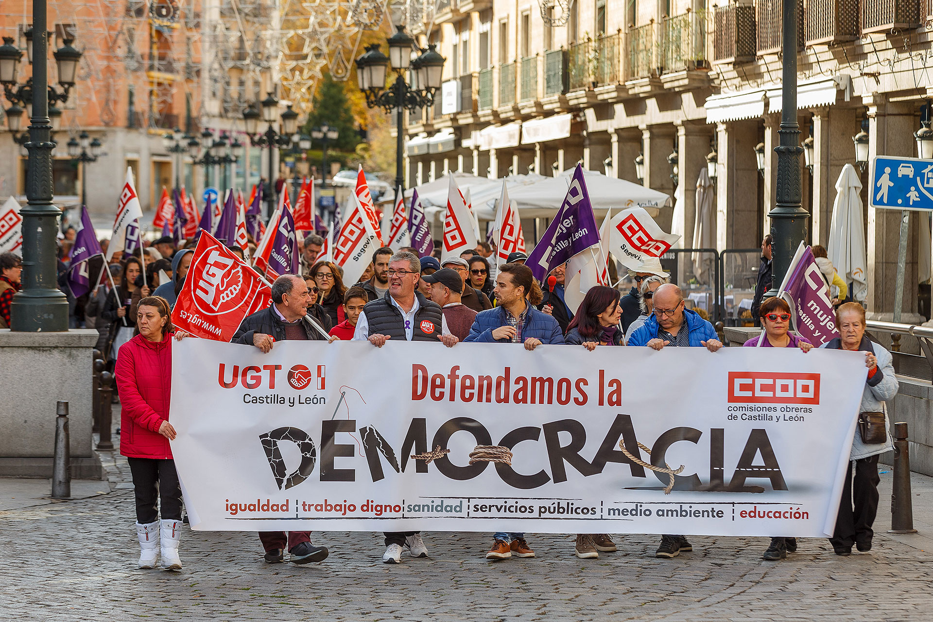 CCOO UGT manifestacion defensa democracia 1